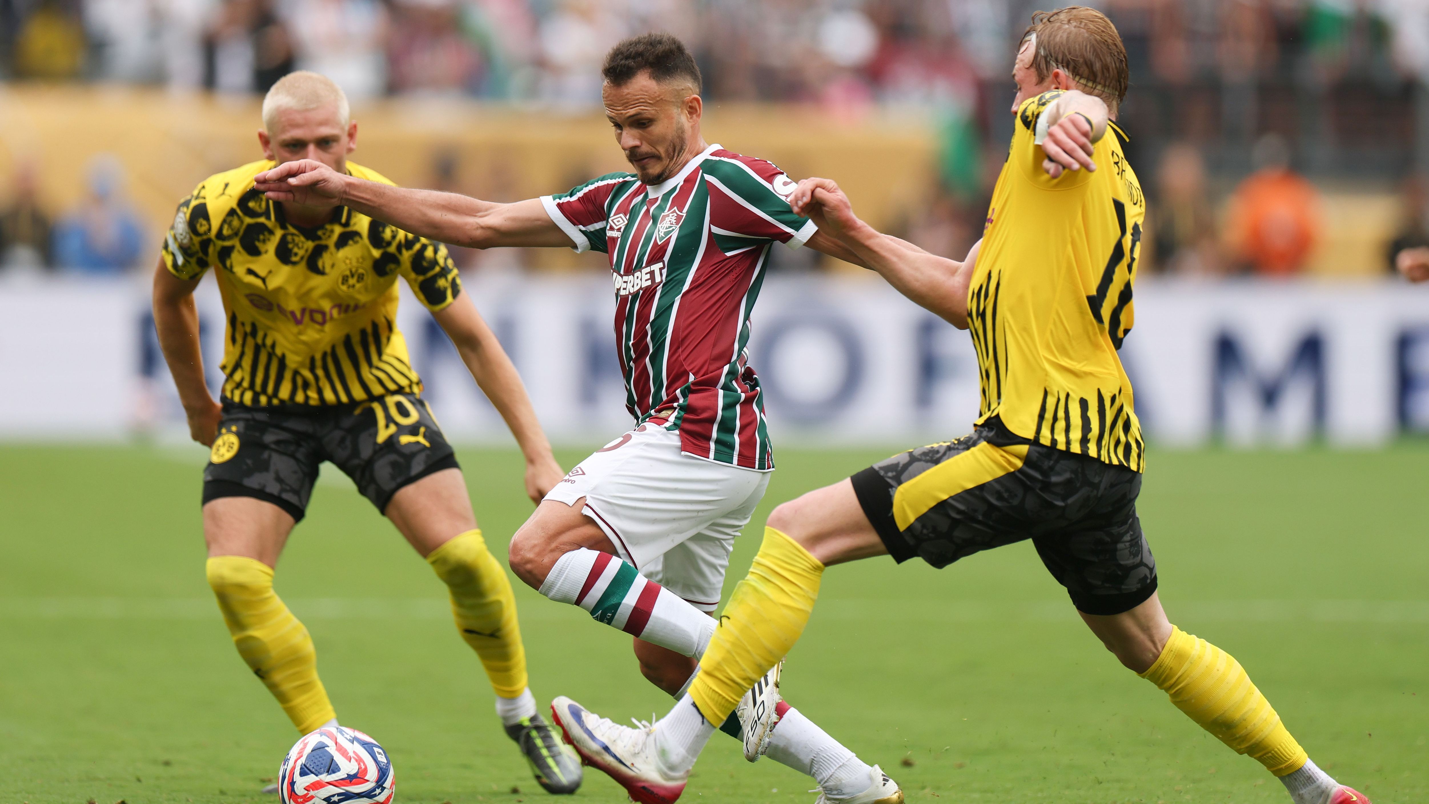 Fluminense FC v Borussia Dortmund: Group F - FIFA Club World Cup 2025