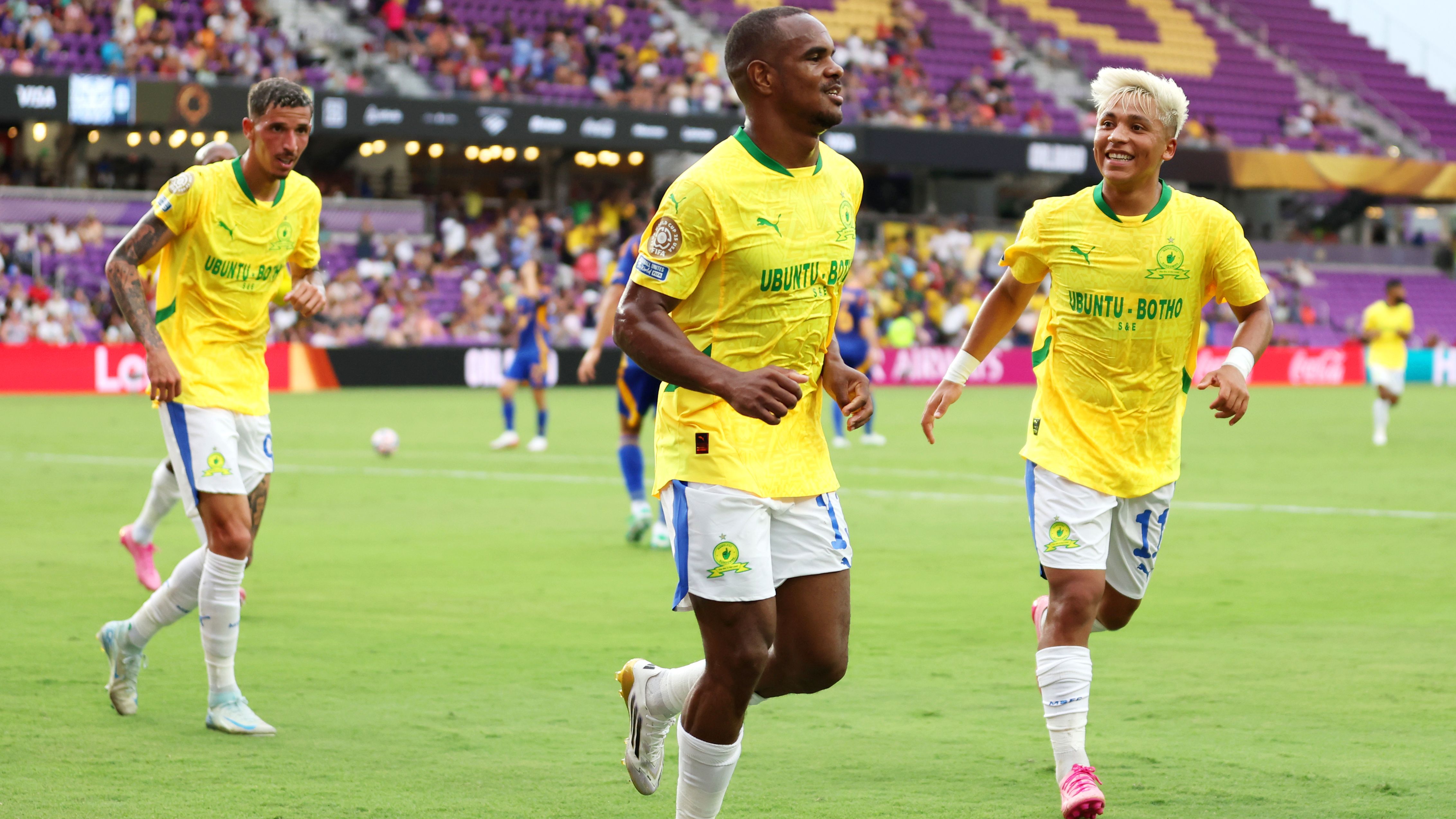 Niko Kovac talks to former Arsenal boss Arsene Wenger ahead of clash with Mamelodi Sundowns at the 2025 Fifa Club World Cup and details Borussia Dortmund's disadvantage - 'It's not an excuse' |