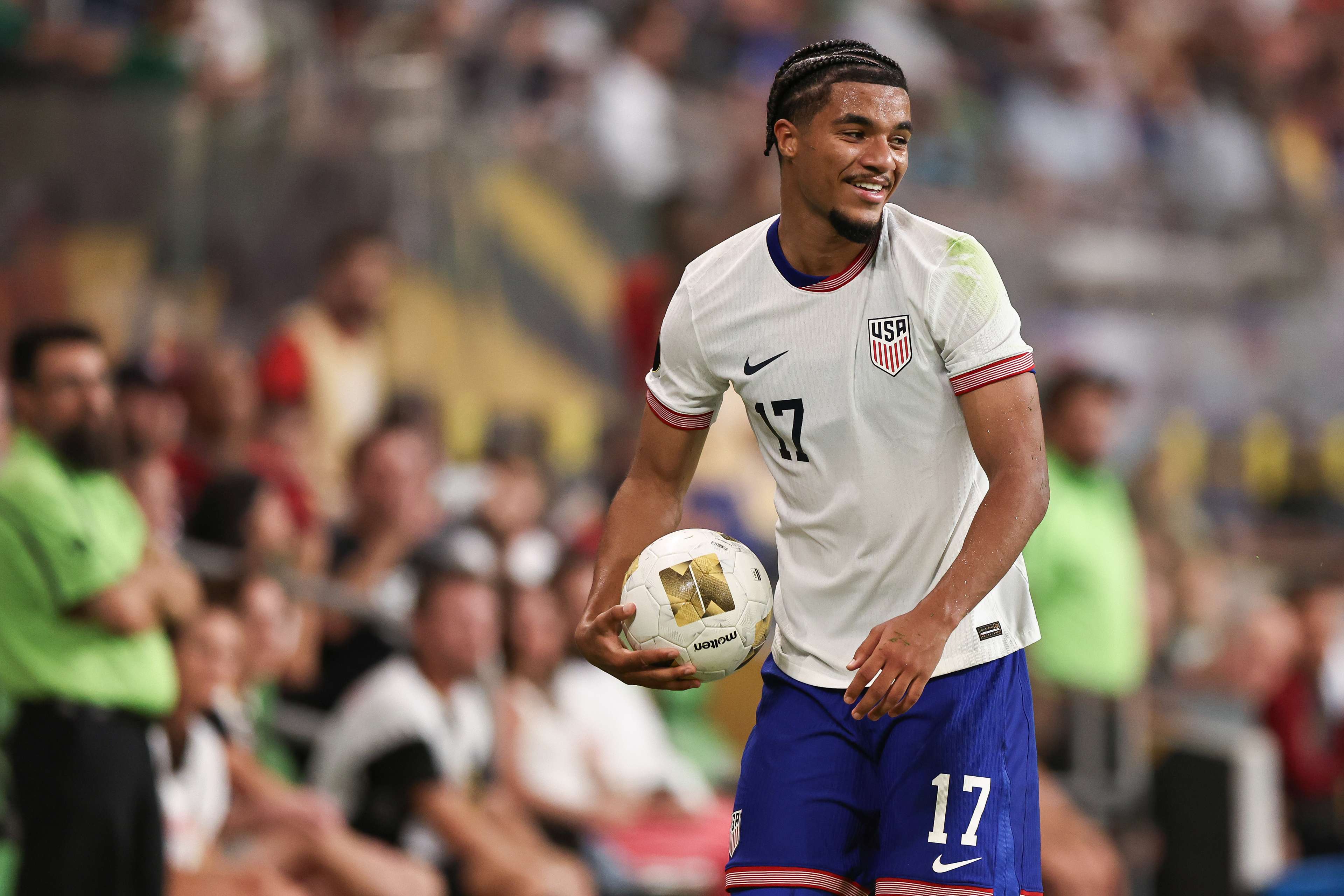 Malik Tillman in action for USMNT