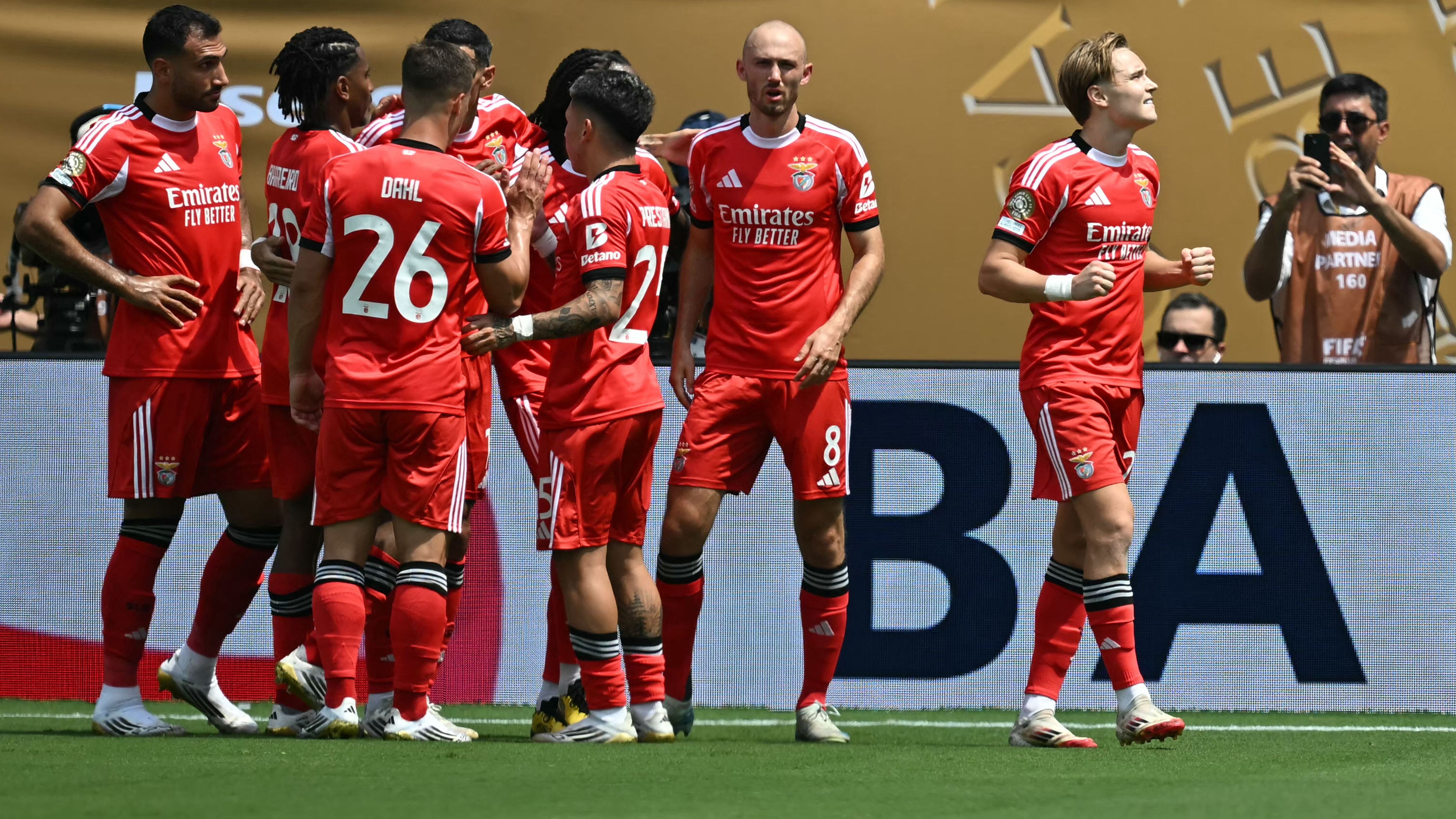 FBL-WC-CLUB-2025-MATCH38-BENFICA-BAYERN