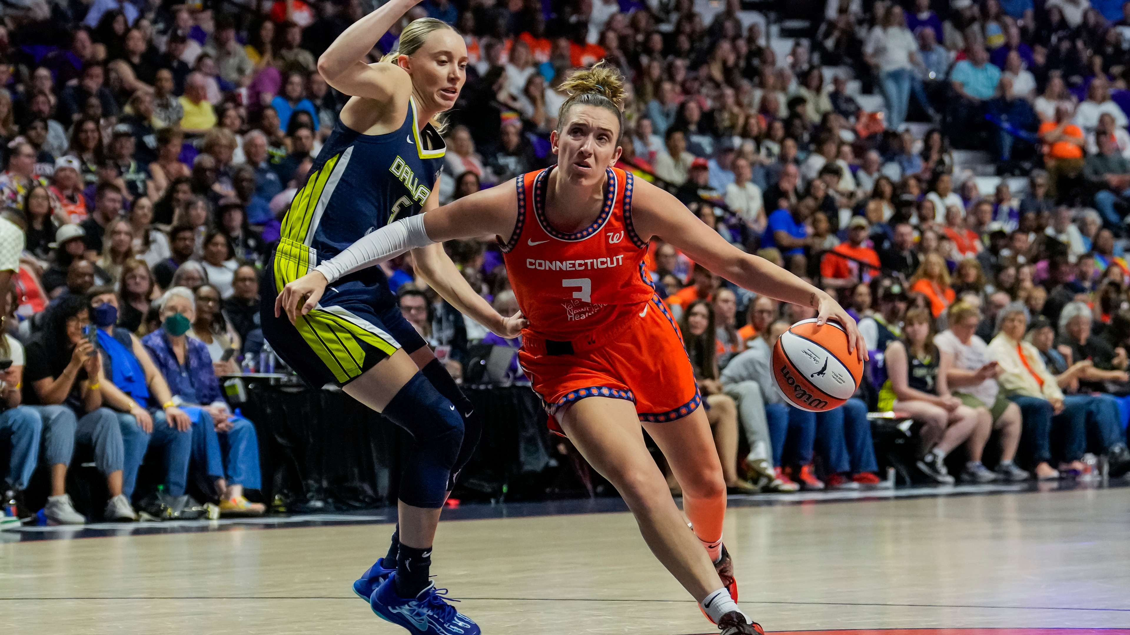 Dallas Wings v Connecticut Sun