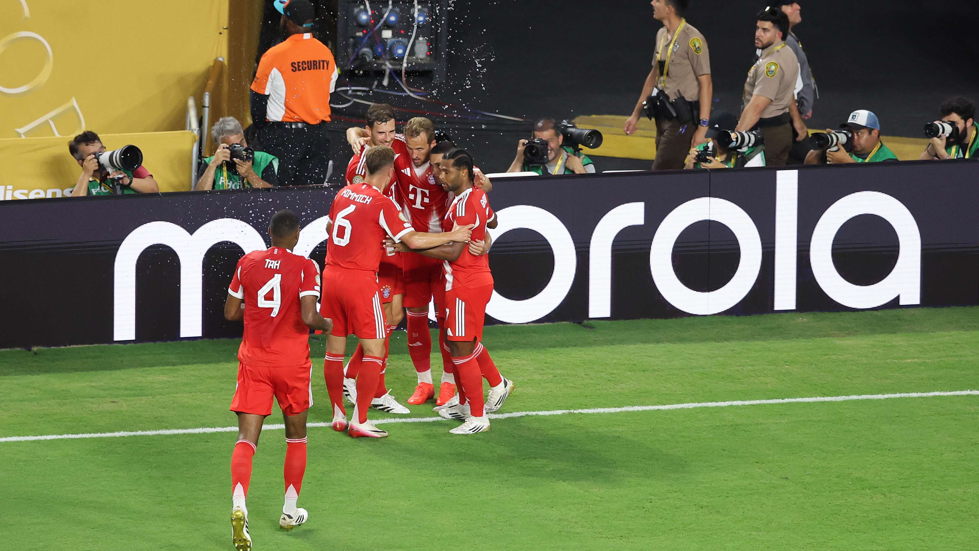 FC Bayern München v CA Boca Juniors: Group C - FIFA Club World Cup 2025