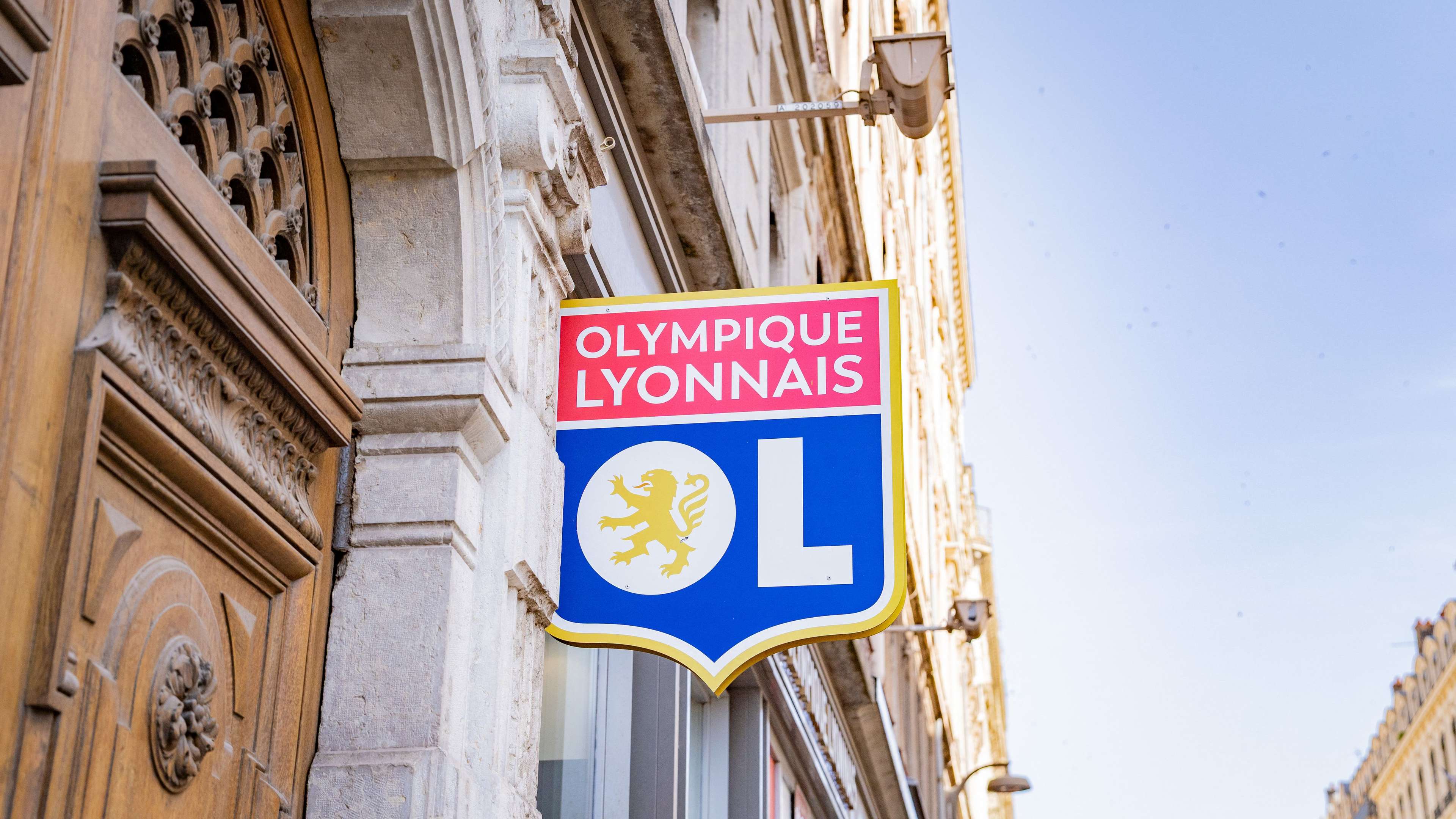 FRANCE-SPORT-POLITICS-SUPPORTERS-BANNERS-TEXTOR-DEHORS-LYON-JUNE