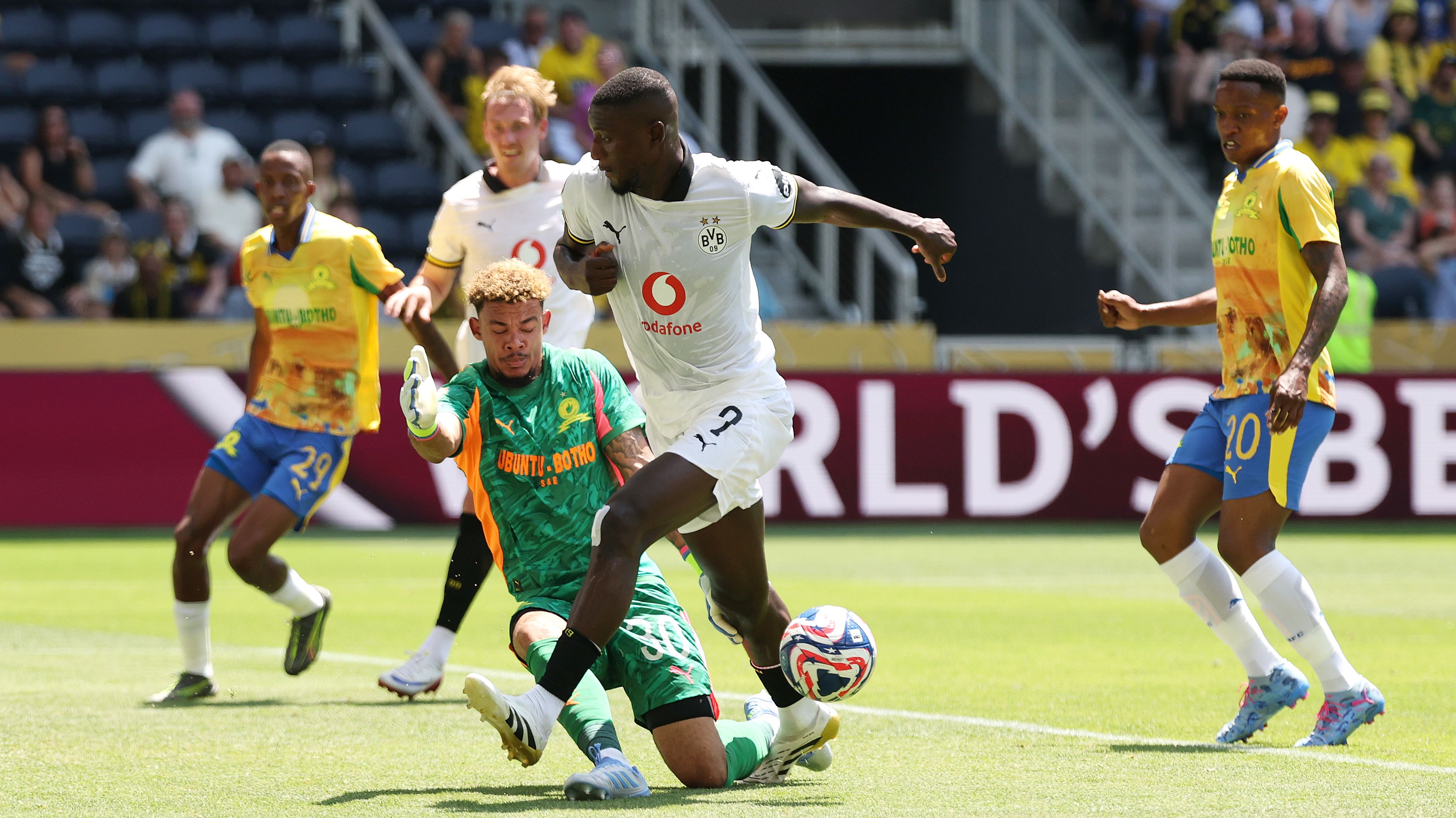 Mamelodi Sundowns FC v Borussia Dortmund: Group F - FIFA Club World Cup 2025