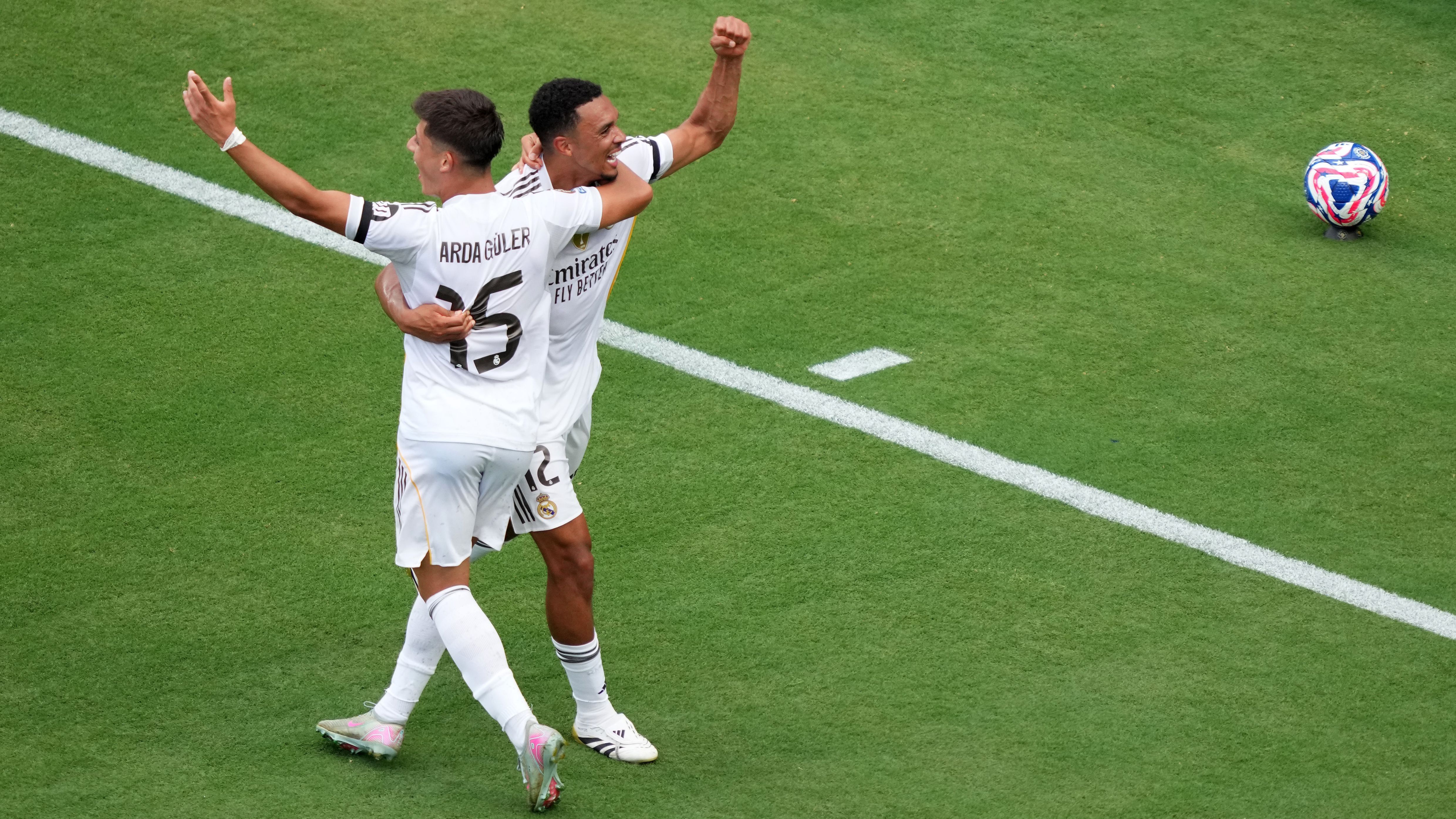 Real Madrid CF v CF Pachuca: Group H - FIFA Club World Cup 2025