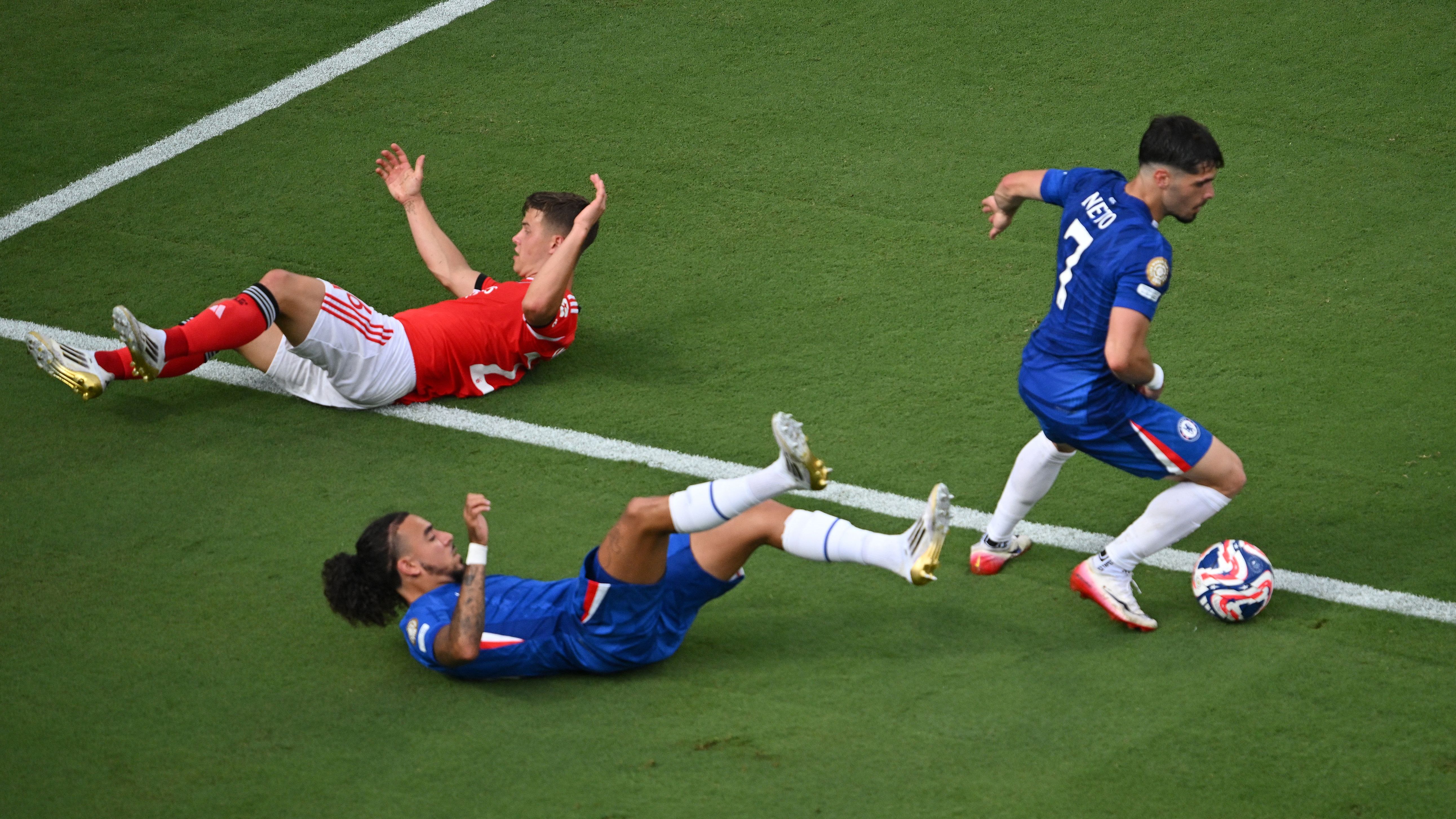 مباراة بنفيكا ضد تشيلسي