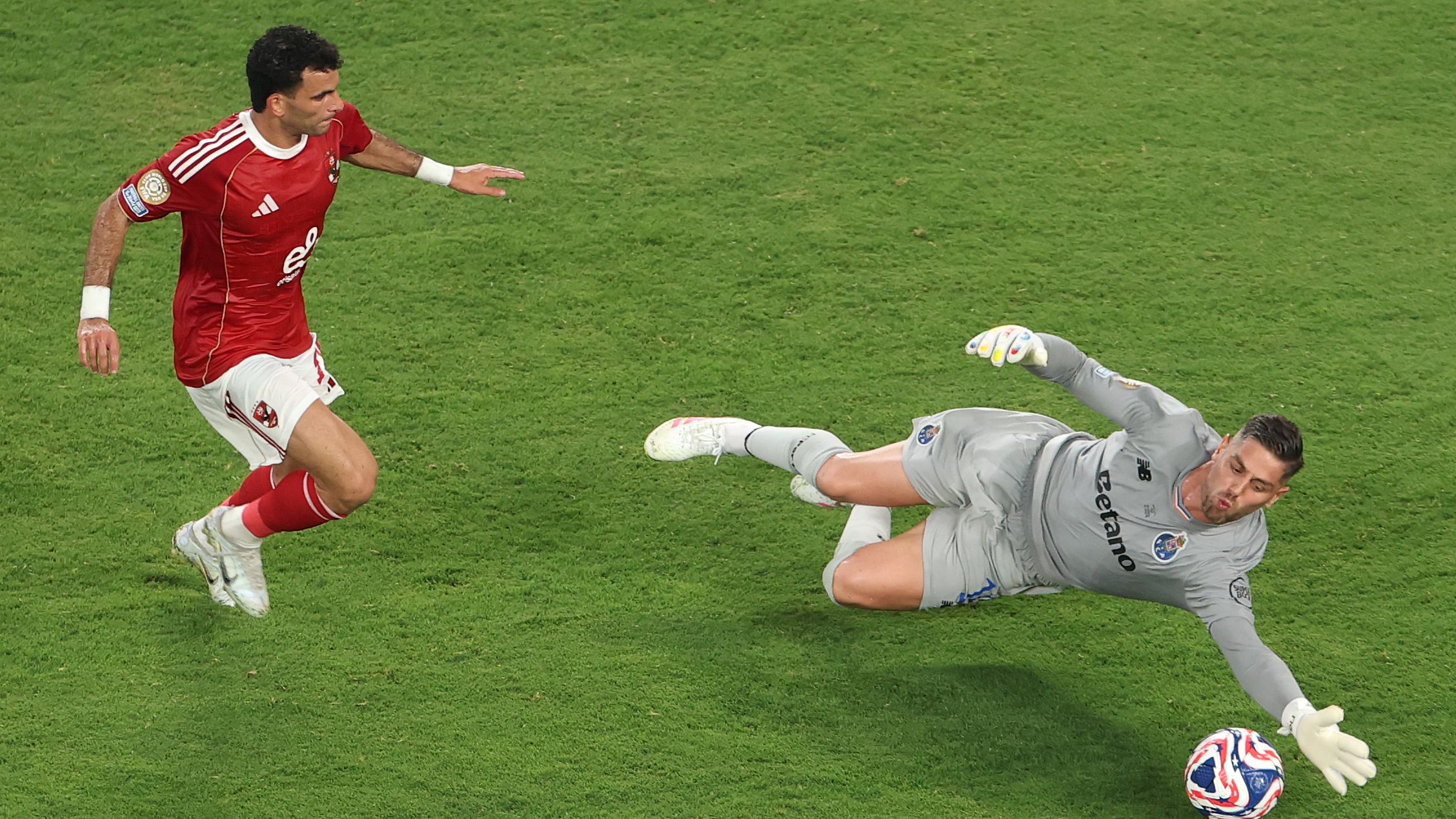 FC Porto v Al Ahly SC: Group A - FIFA Club World Cup 2025