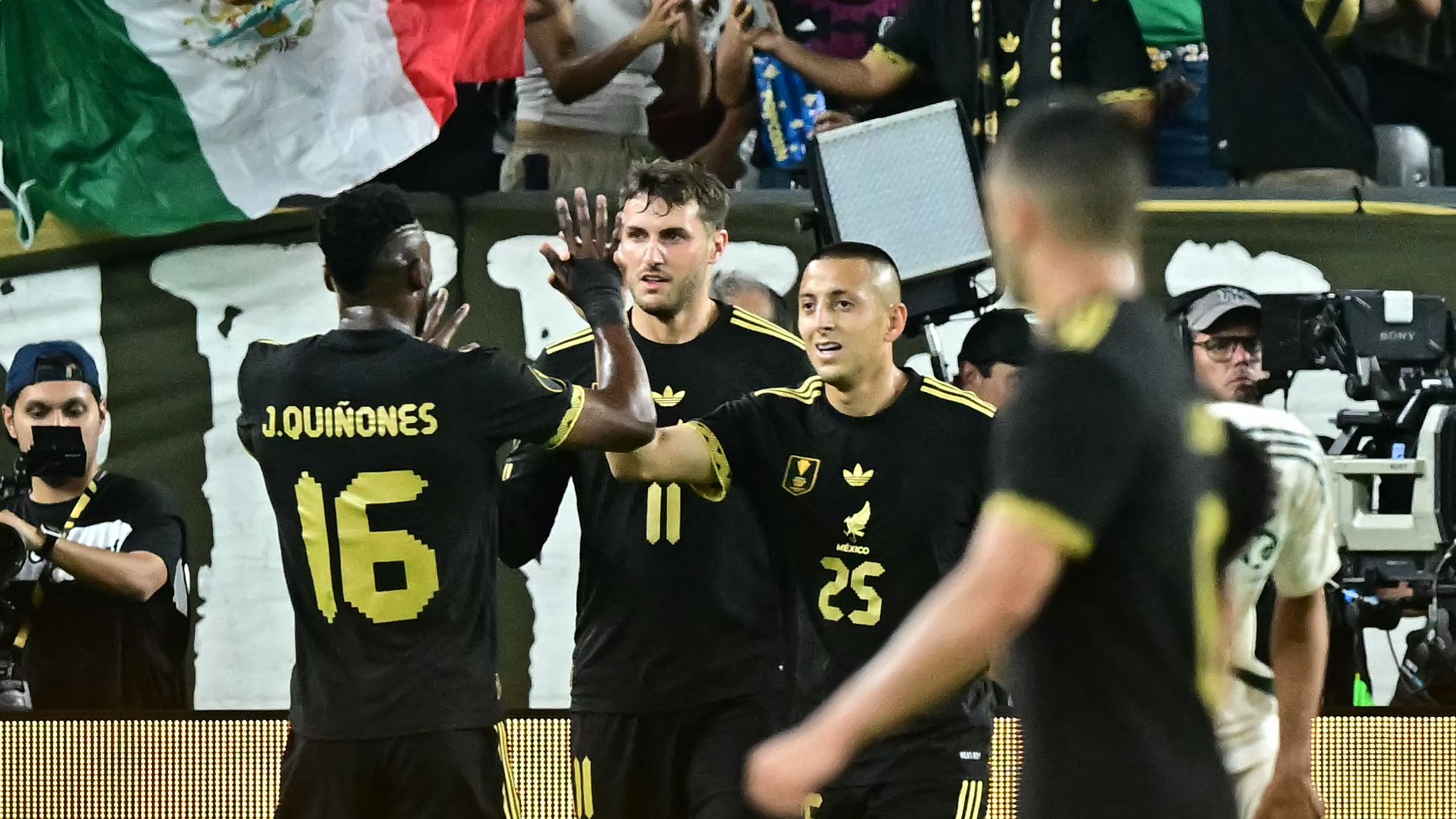 Alexis Vega leads Mexico past Saudi Arabia 2-0 to set up Gold Cup semifinal vs. Honduras | Goal.com UK