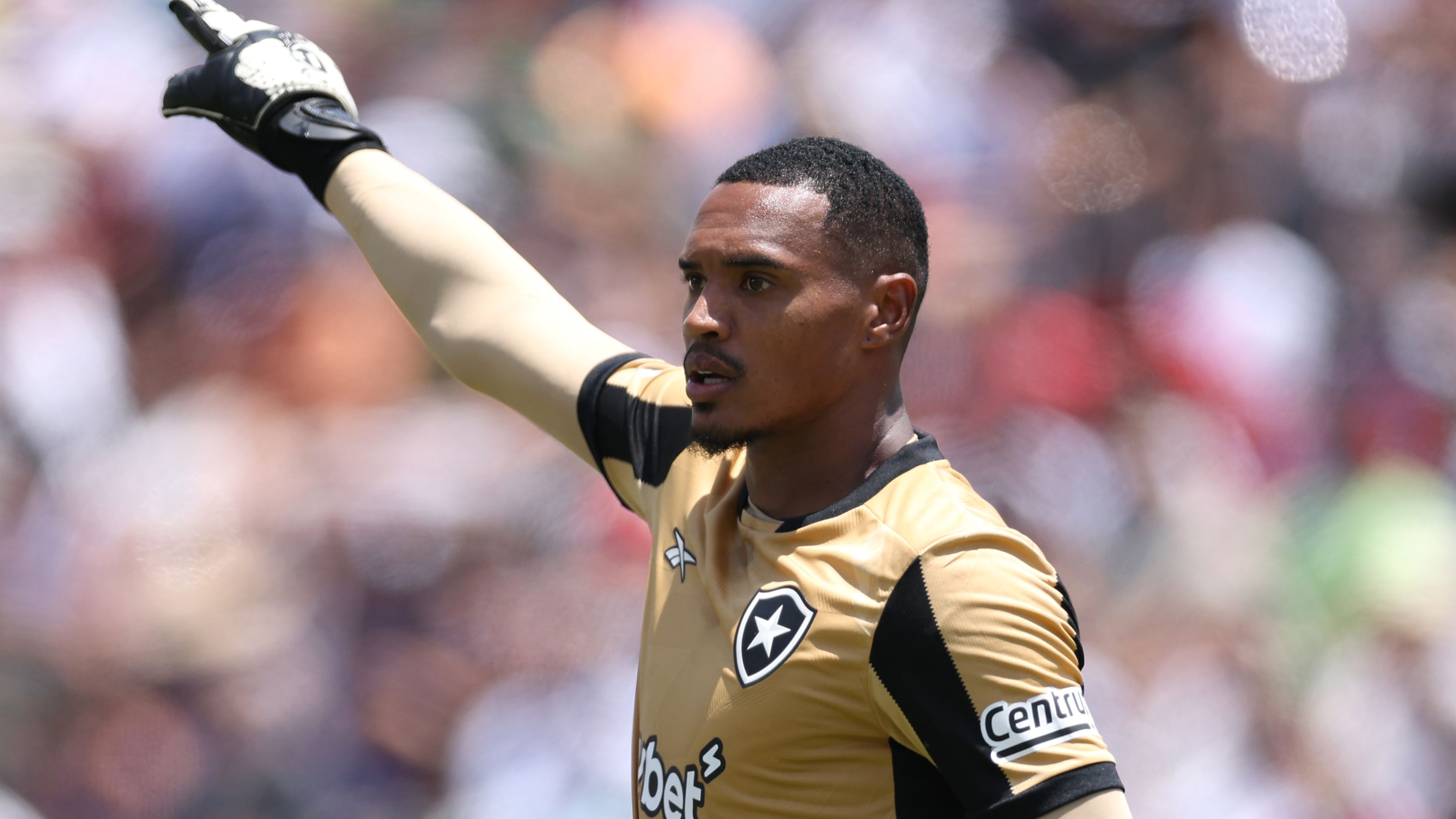 Man Utd to make their move! Red Devils ready to bid for Botafogo goalkeeper but confusion reigns over John's release clause | Goal.com UK