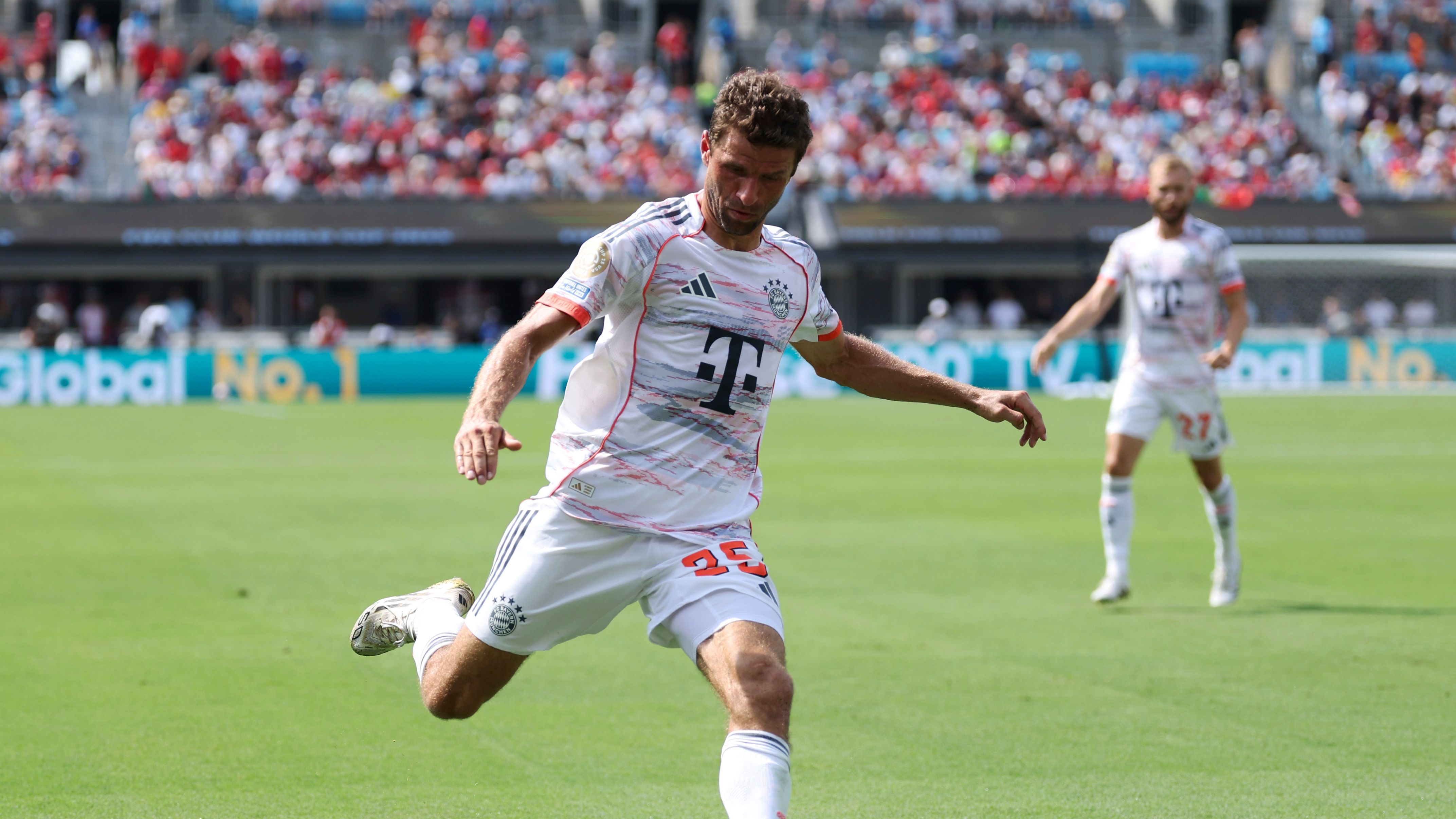 SL Benfica v FC Bayern München: Group C - FIFA Club World Cup 2025