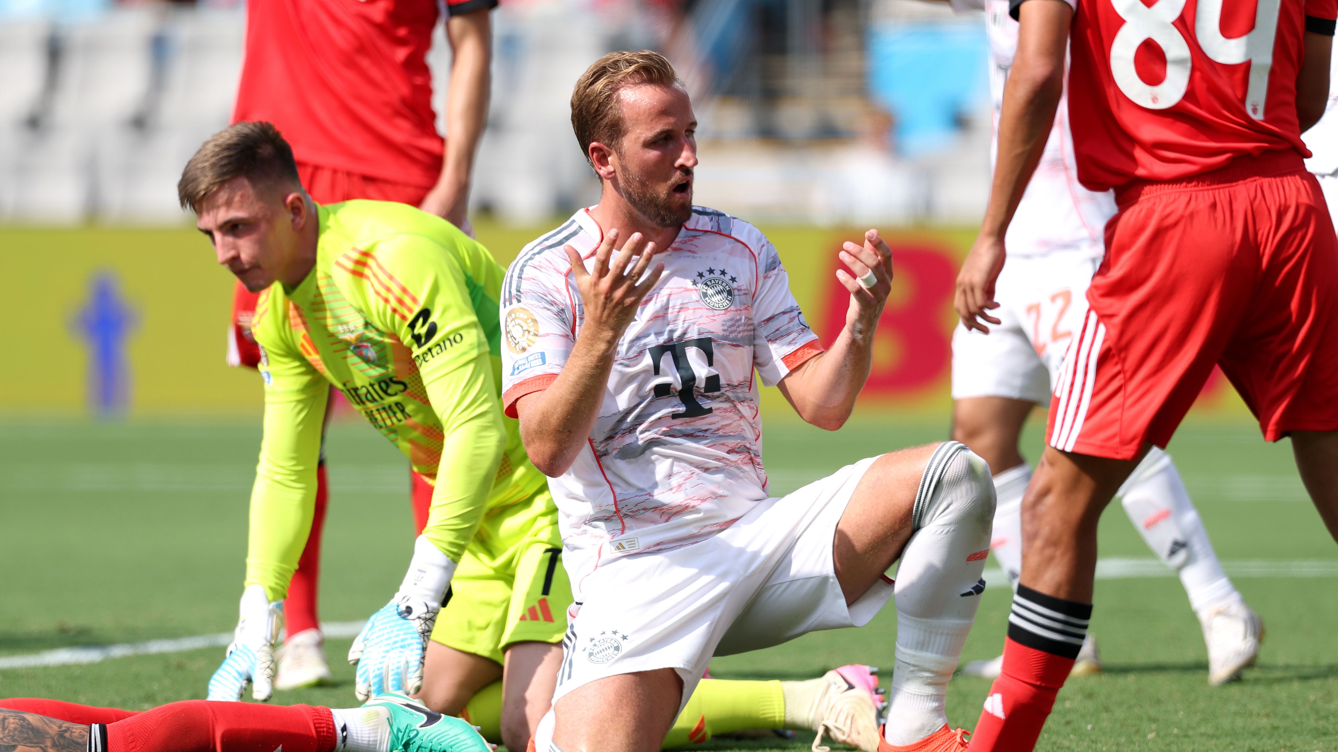 SL Benfica v FC Bayern München: Group C - FIFA Club World Cup 2025