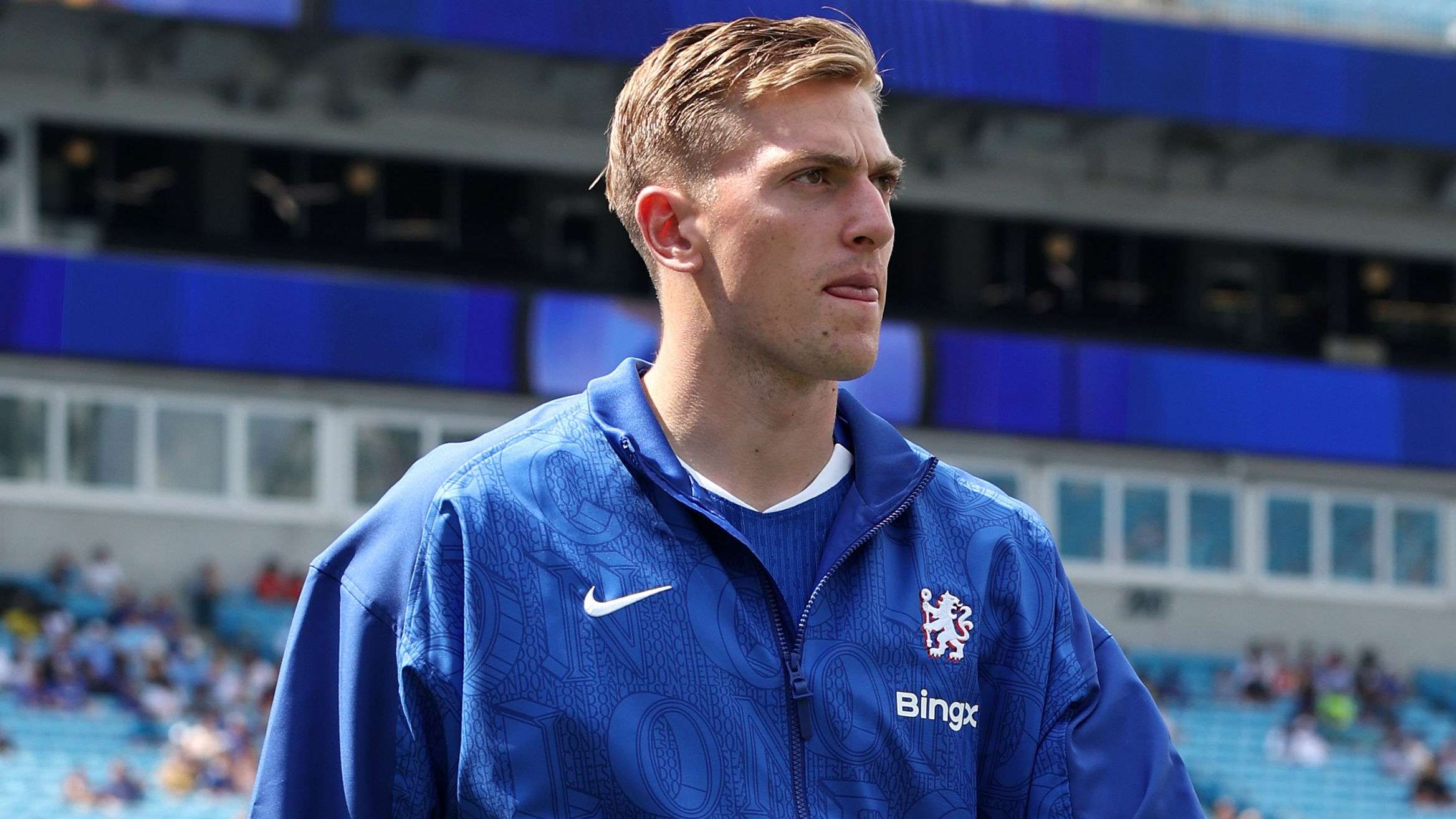 GettyImages-2222647177 'Fizz the team up!' - Chelsea's transfer policy defended by club legend Gary Cahill after buying 'talented' Liam Delap for £30m