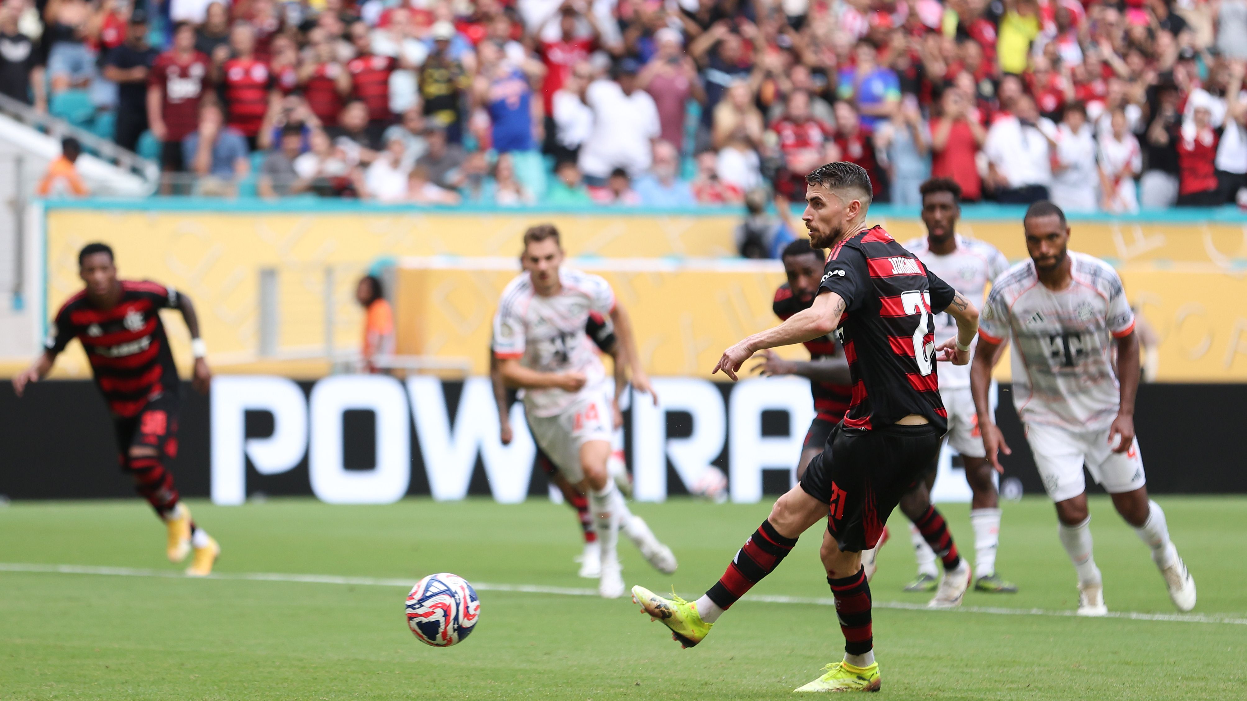 CR Flamengo v FC Bayern München: Round Of 16 - FIFA Club World Cup 2025