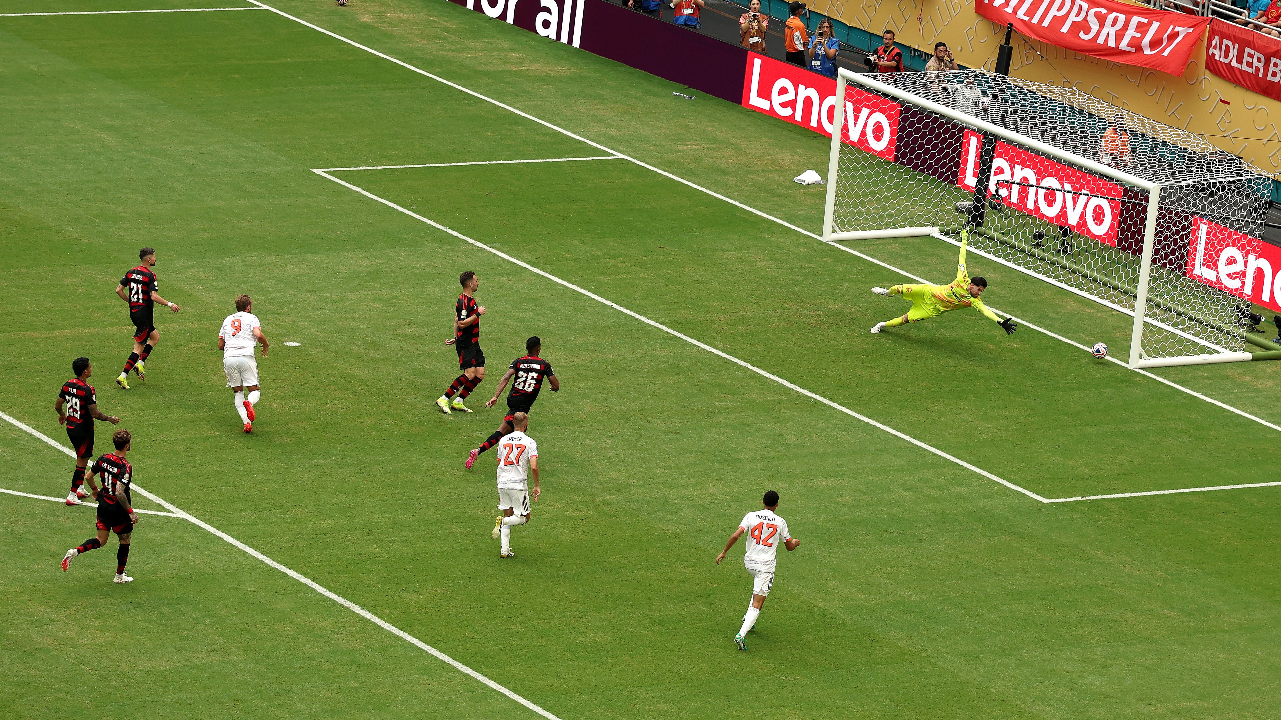 CR Flamengo v FC Bayern München: Round Of 16 - FIFA Club World Cup 2025