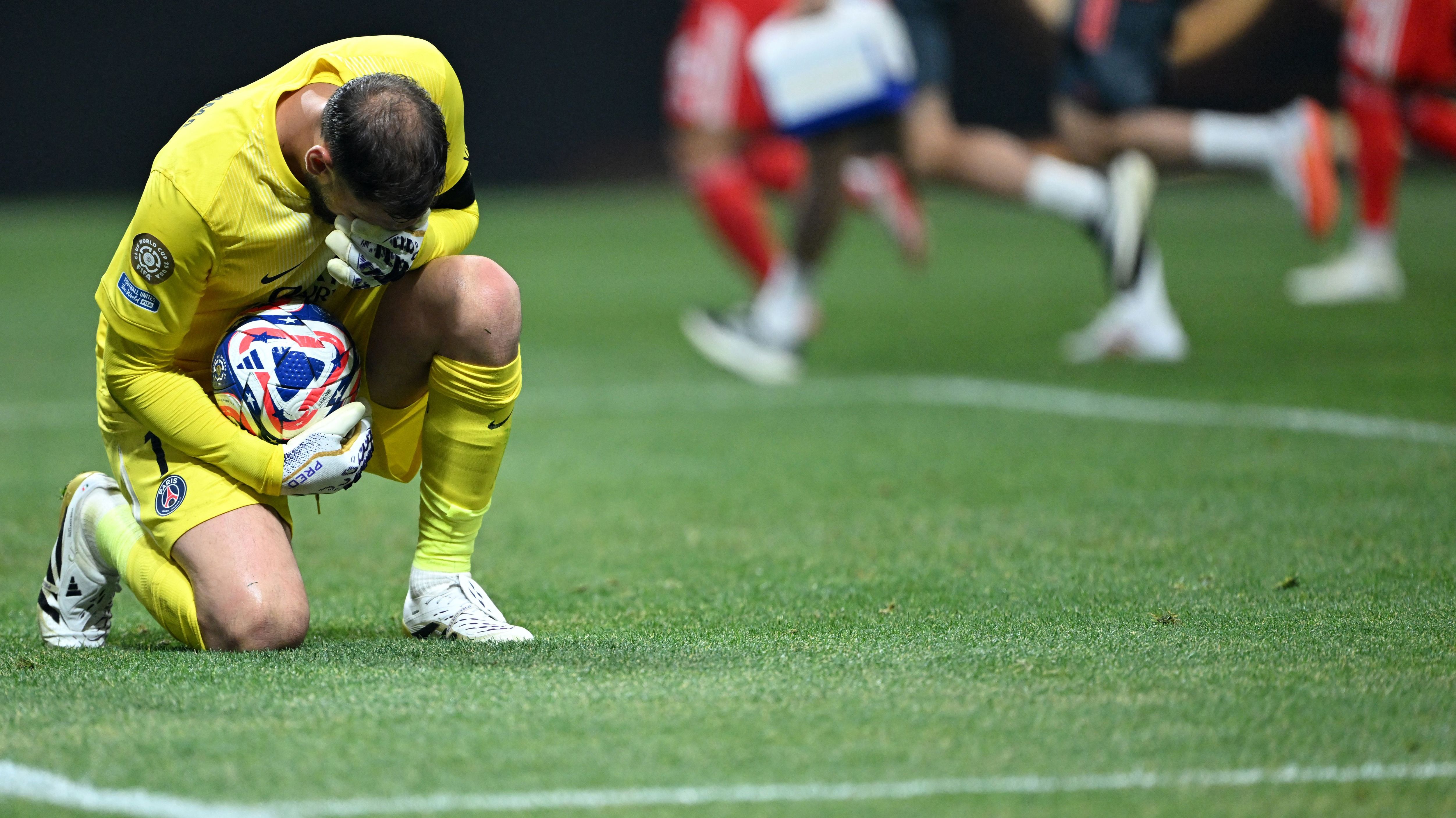 TOPSHOT-FBL-WC-CLUB-2025-MATCH59-PSG-BAYERN