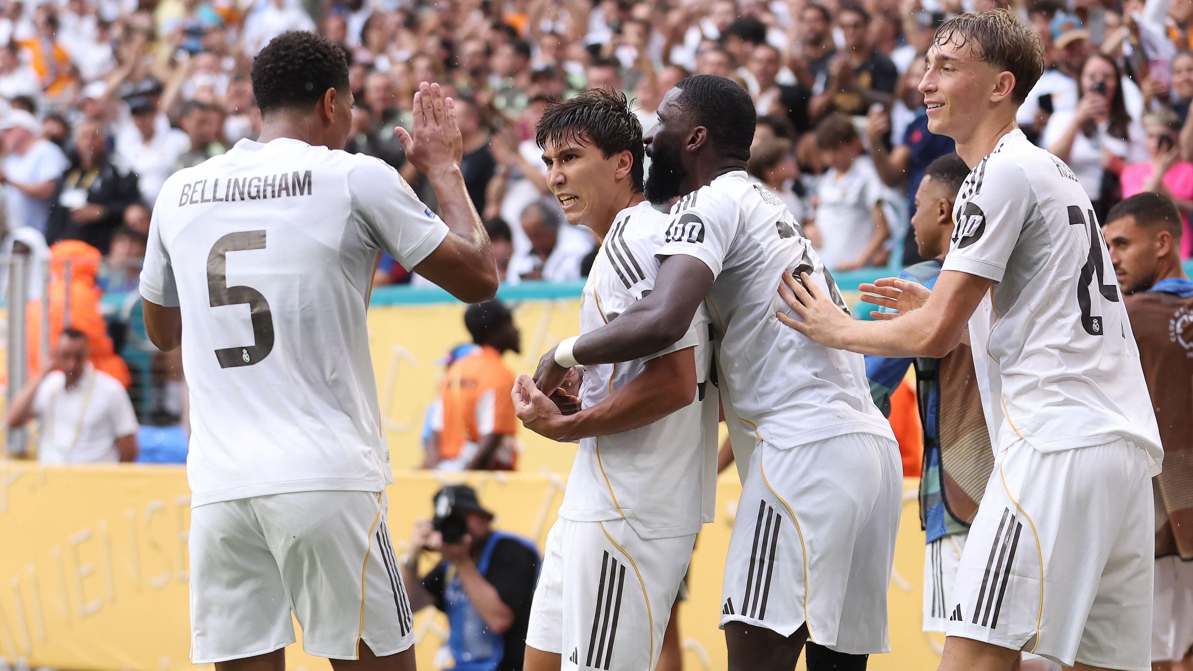 Real Madrid CF v Juventus FC: Round Of 16 - FIFA Club World Cup 2025