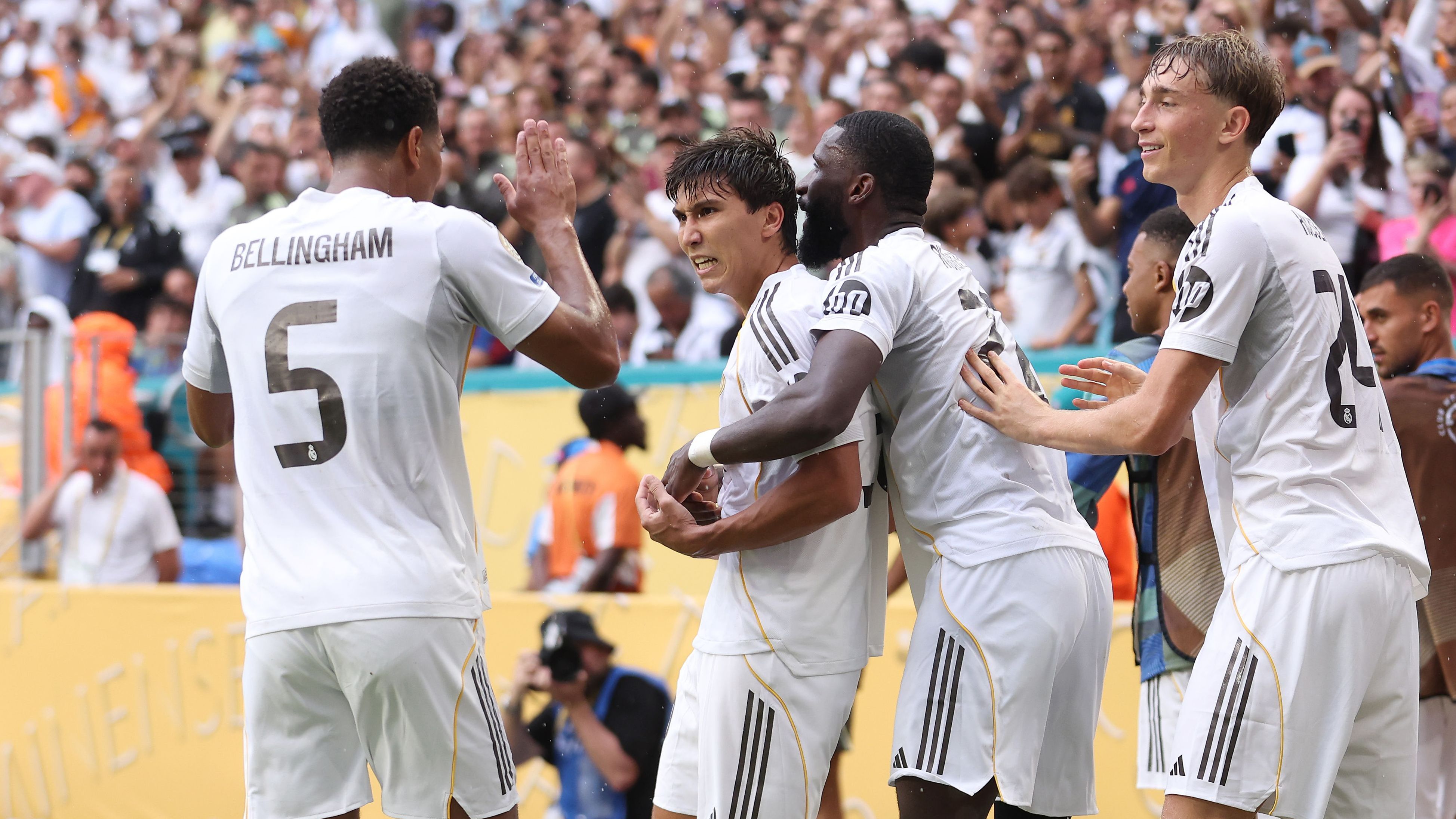 Real Madrid CF v Juventus FC: Round Of 16 - FIFA Club World Cup 2025