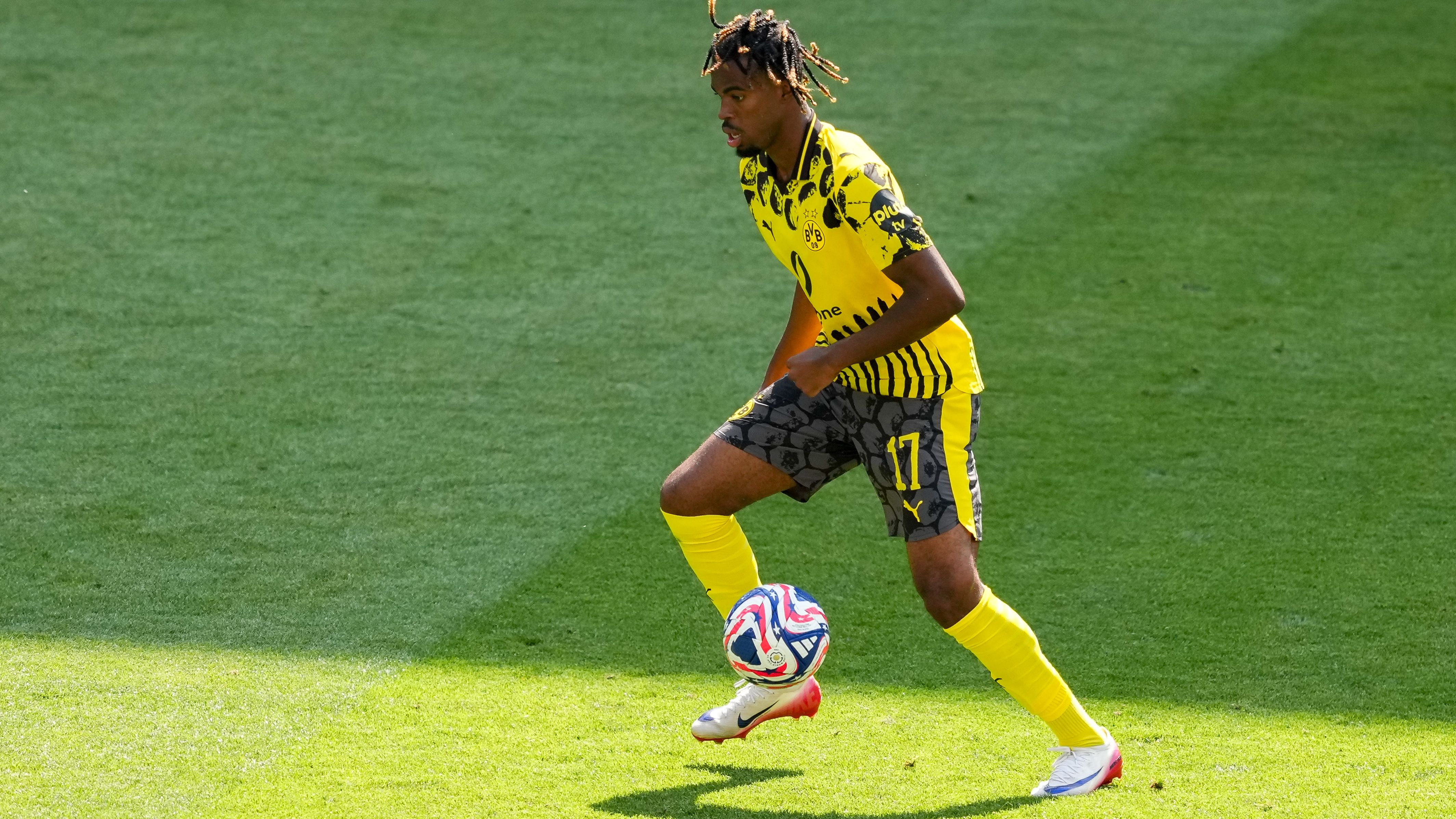 Borussia Dortmund v Ulsan HD FC: Group F - FIFA Club World Cup 2025