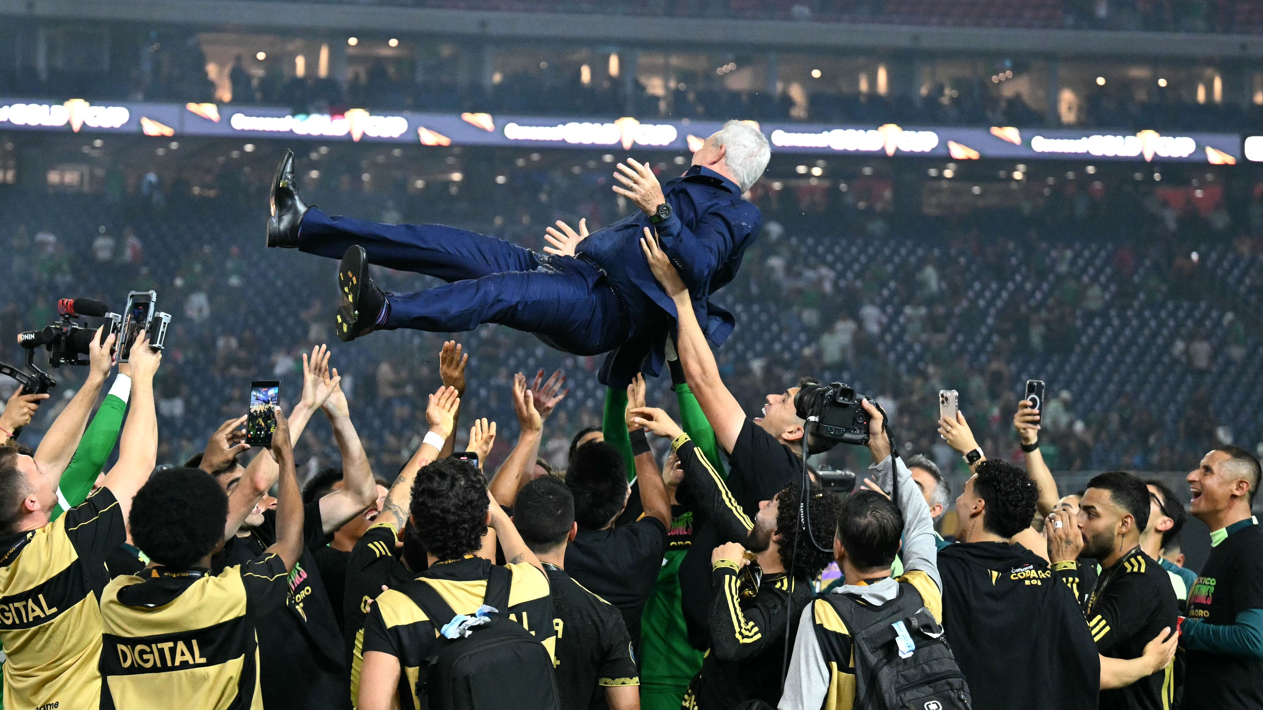 'We fulfilled the mission' - Javier Aguirre celebrates as he becomes first Mexico manager to win two Gold Cups | Goal.com US