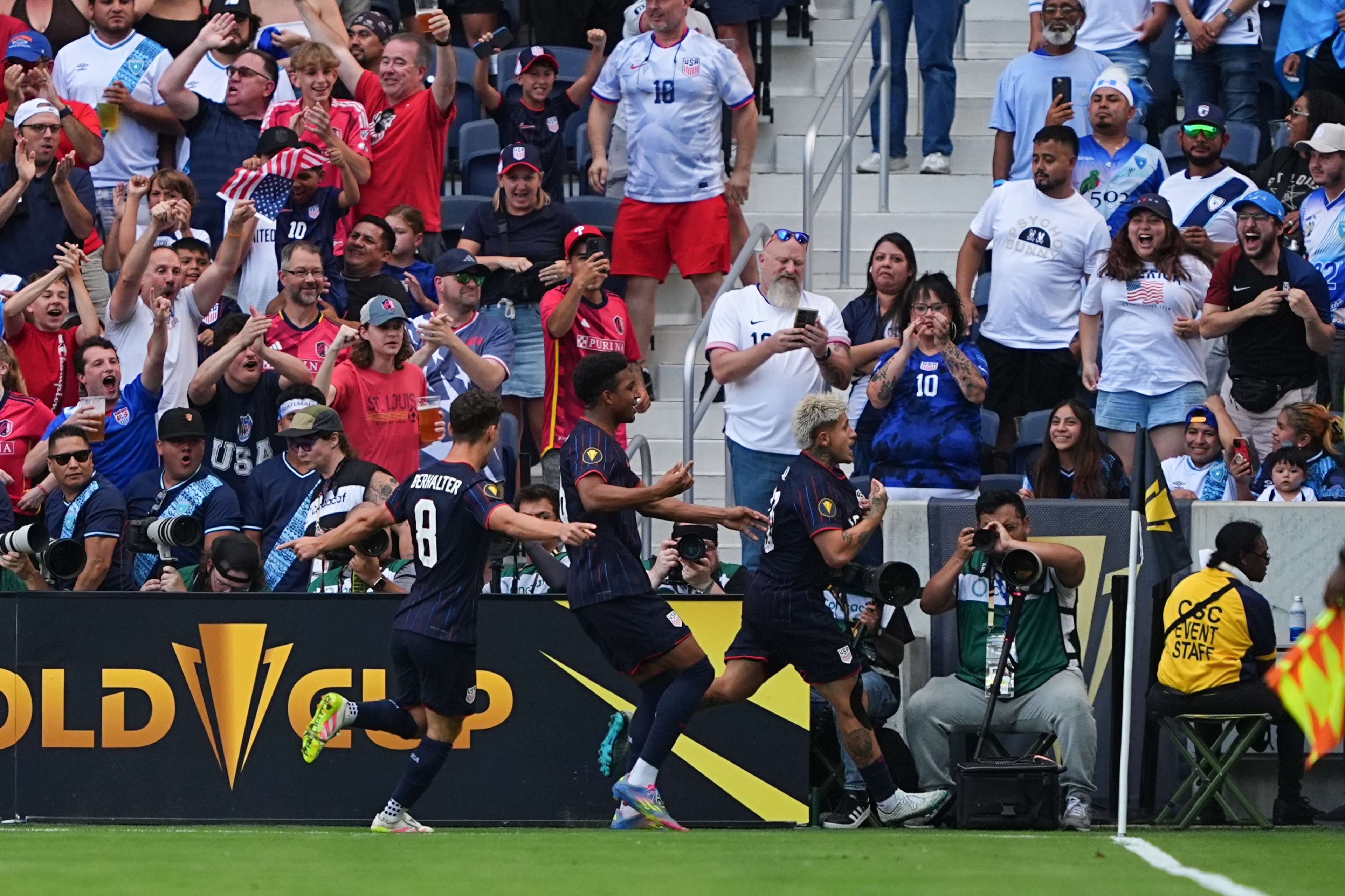 Сборные США и Гватемалы - Полуфинал Золотого Кубка 2025