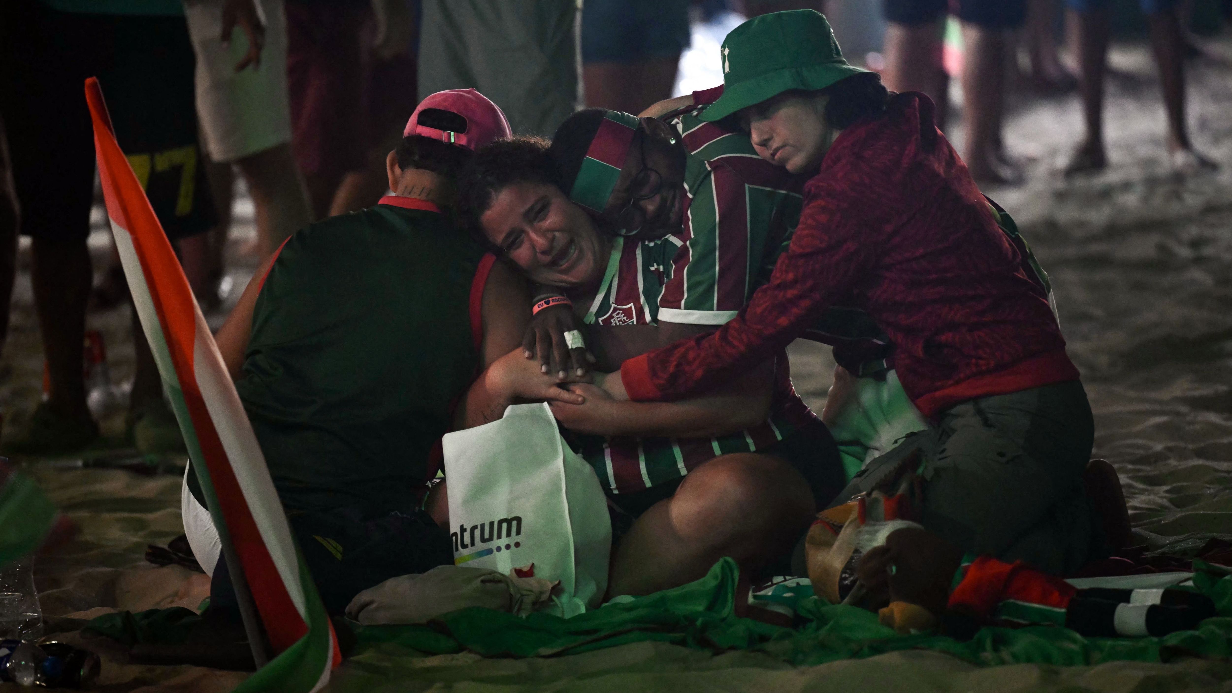 FBL-WC-CLUB-2025-MATCH61-FLUMINENSE-CHELSEA-FANS