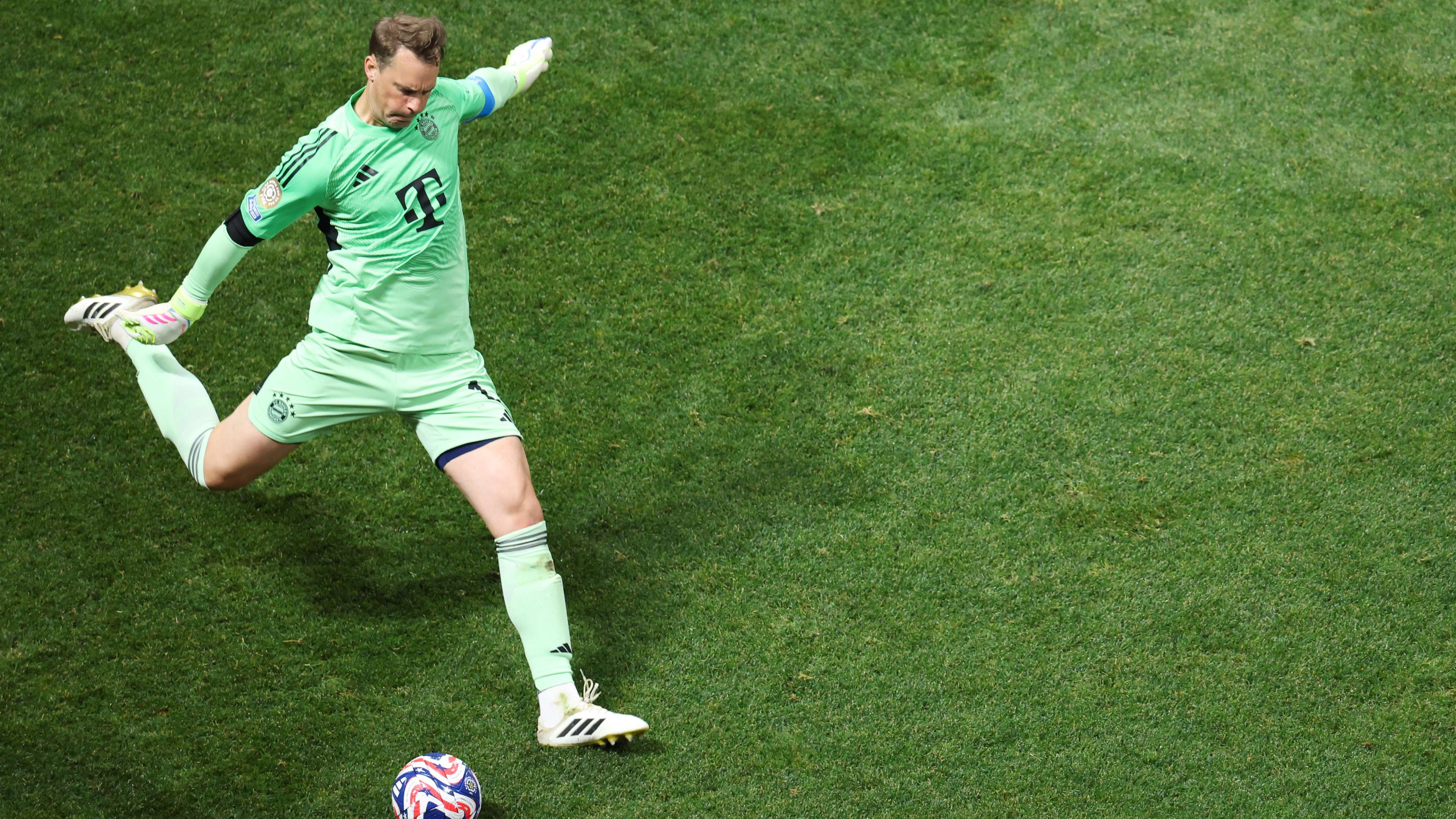 Paris Saint-Germain v FC Bayern München: Quarter-final - FIFA Club World Cup 2025 Neuer