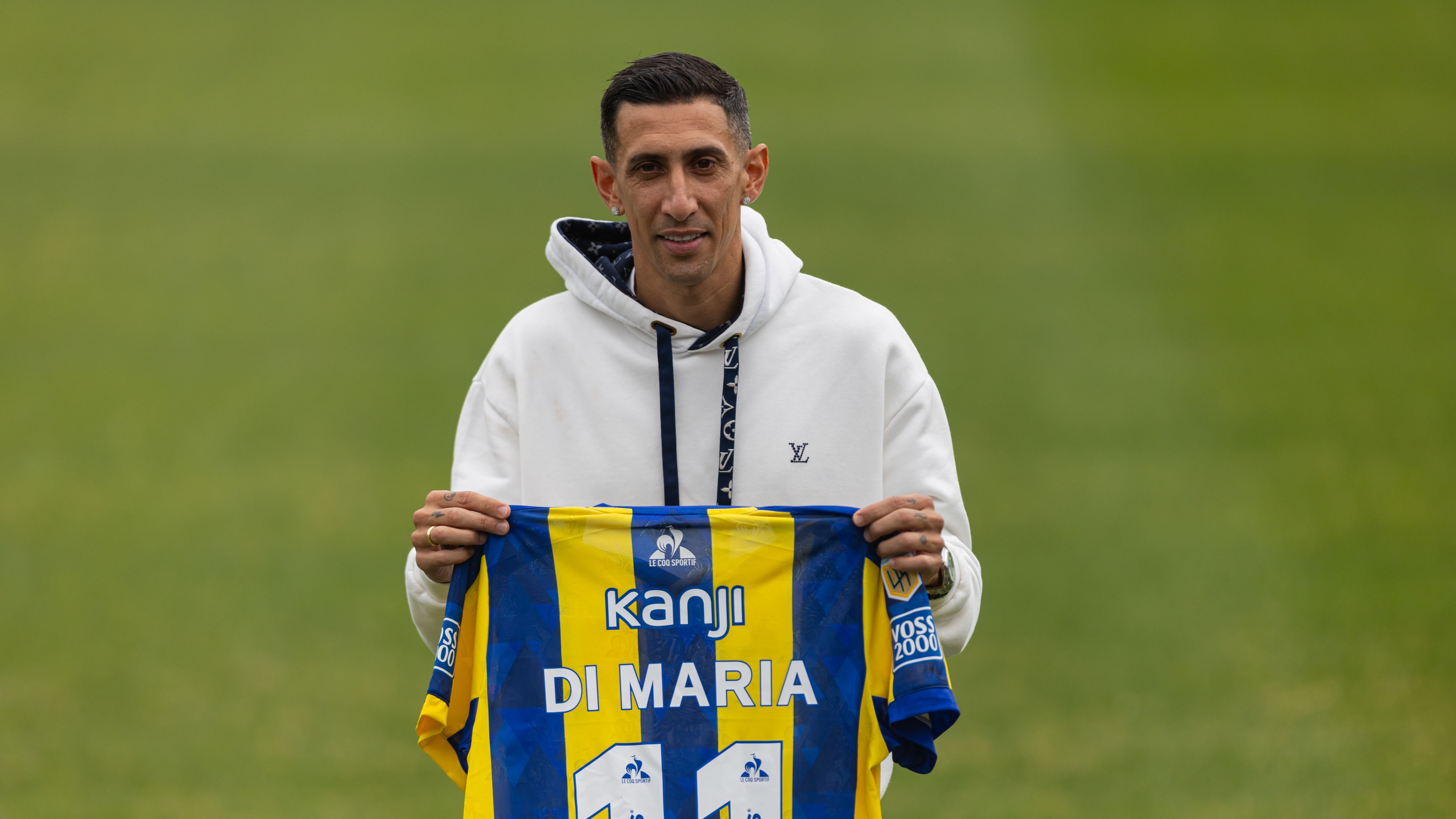 Rosario Central Unveils Angel Di Maria As New Player