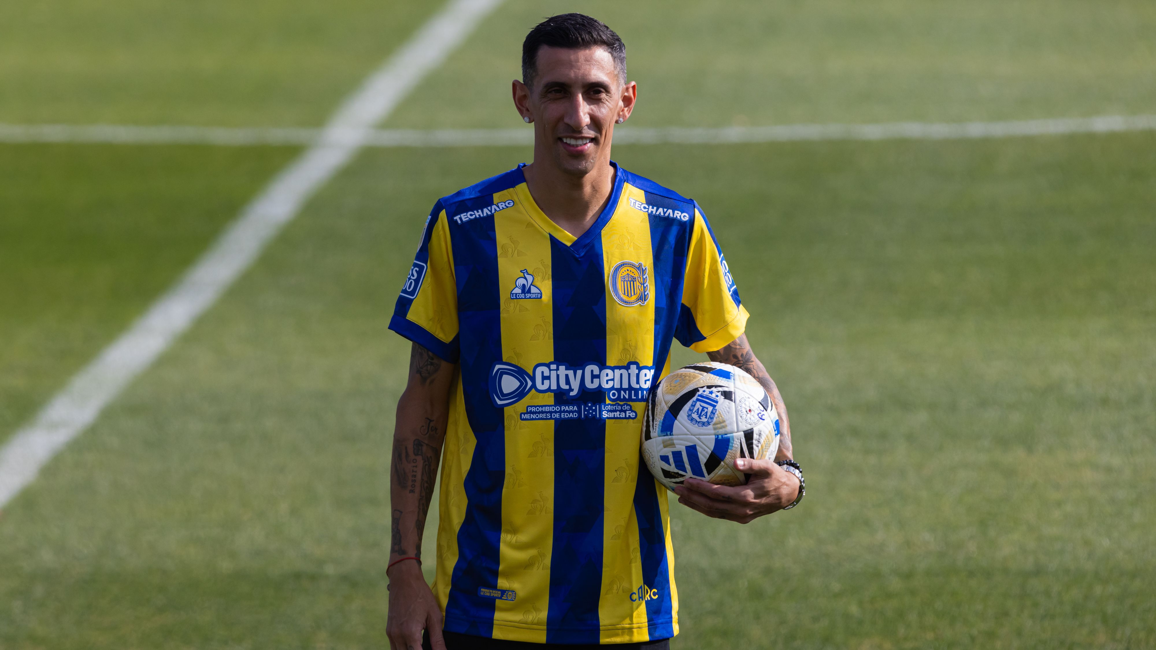 Rosario Central Unveils Angel Di Maria As New Player