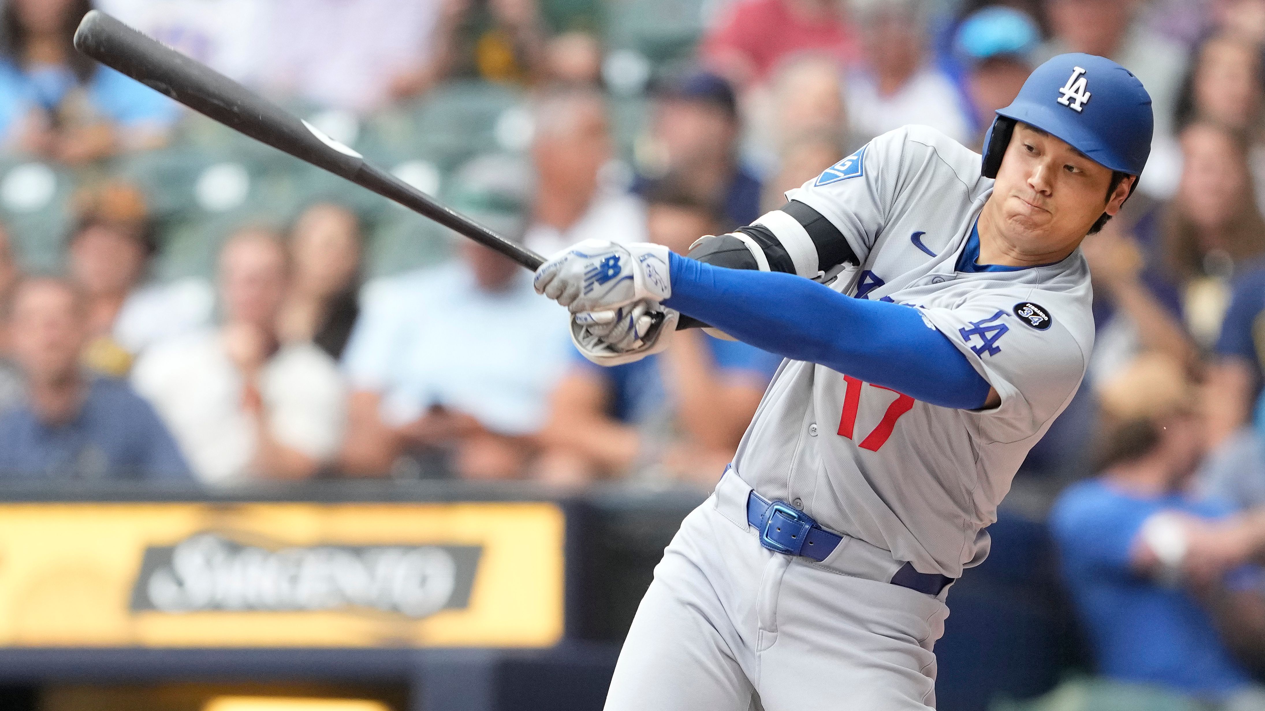 Los Angeles Dodgers v Milwaukee Brewers