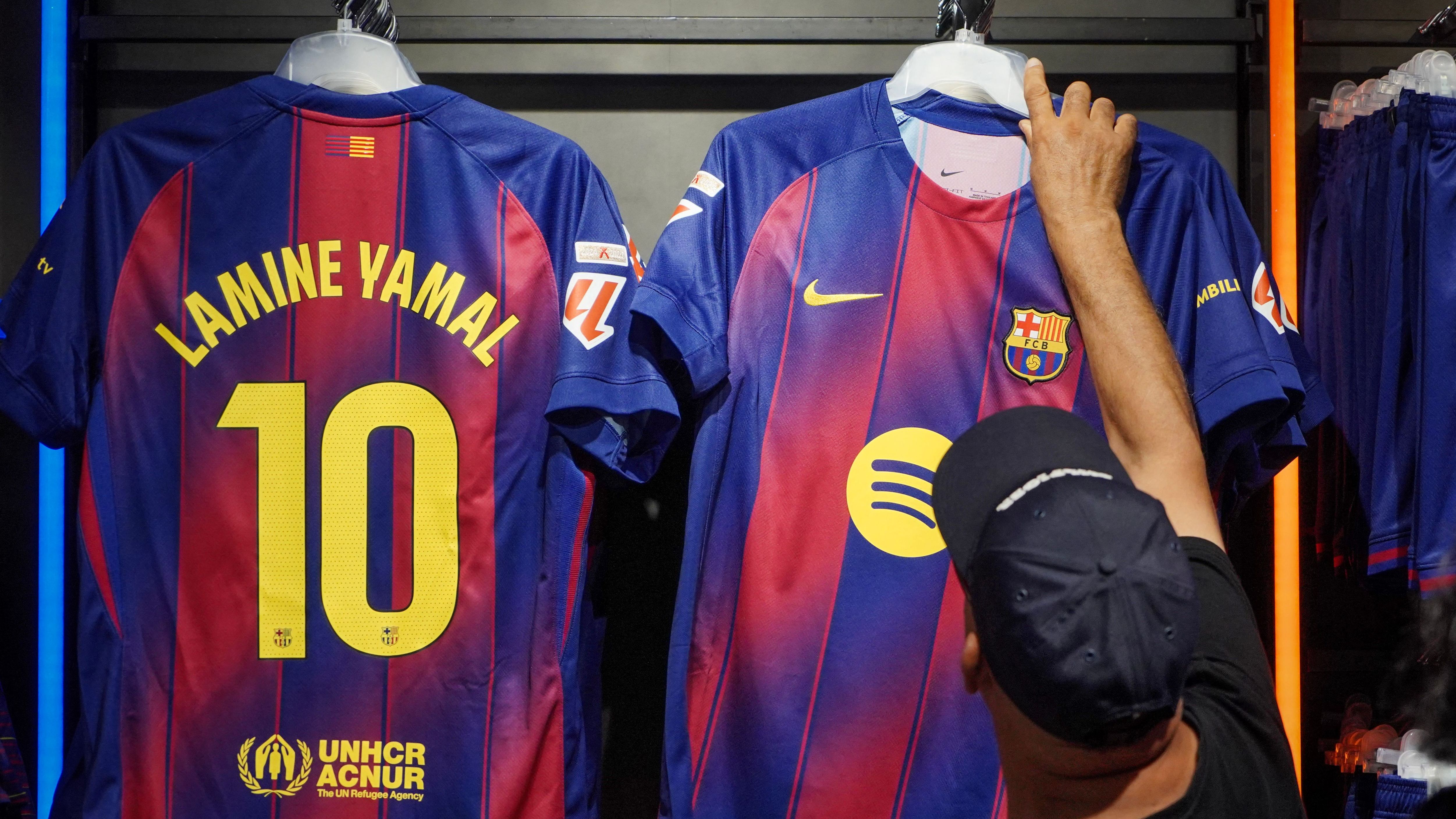 FBL-ESP-BARCELONA-MERCHANDISE-YAMAL