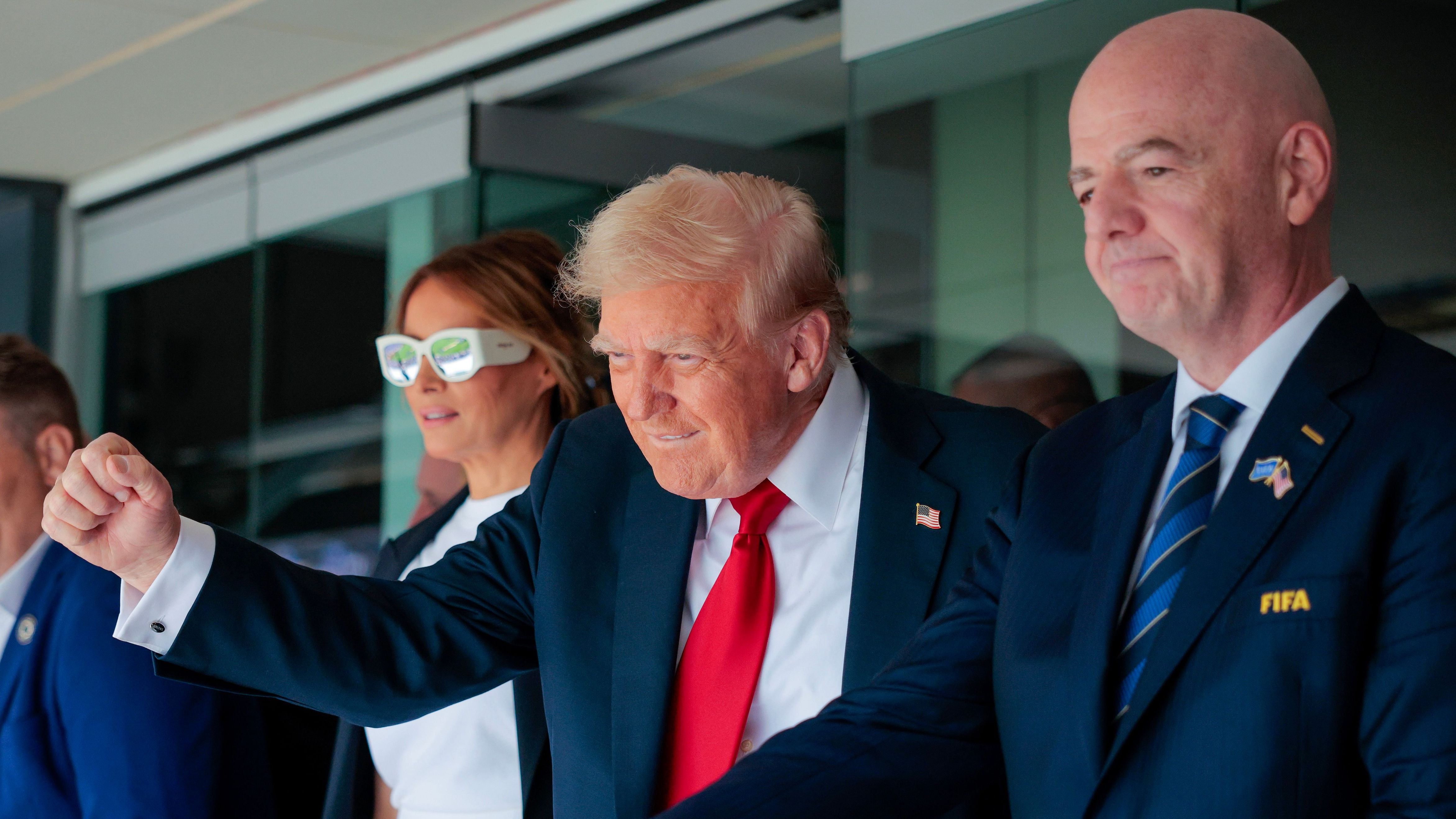 U.S. President Donald Trump attends Club World Cup final, joins FIFA president Gianni Infantino at MetLife for PSG vs Chelsea | Goal.com UK