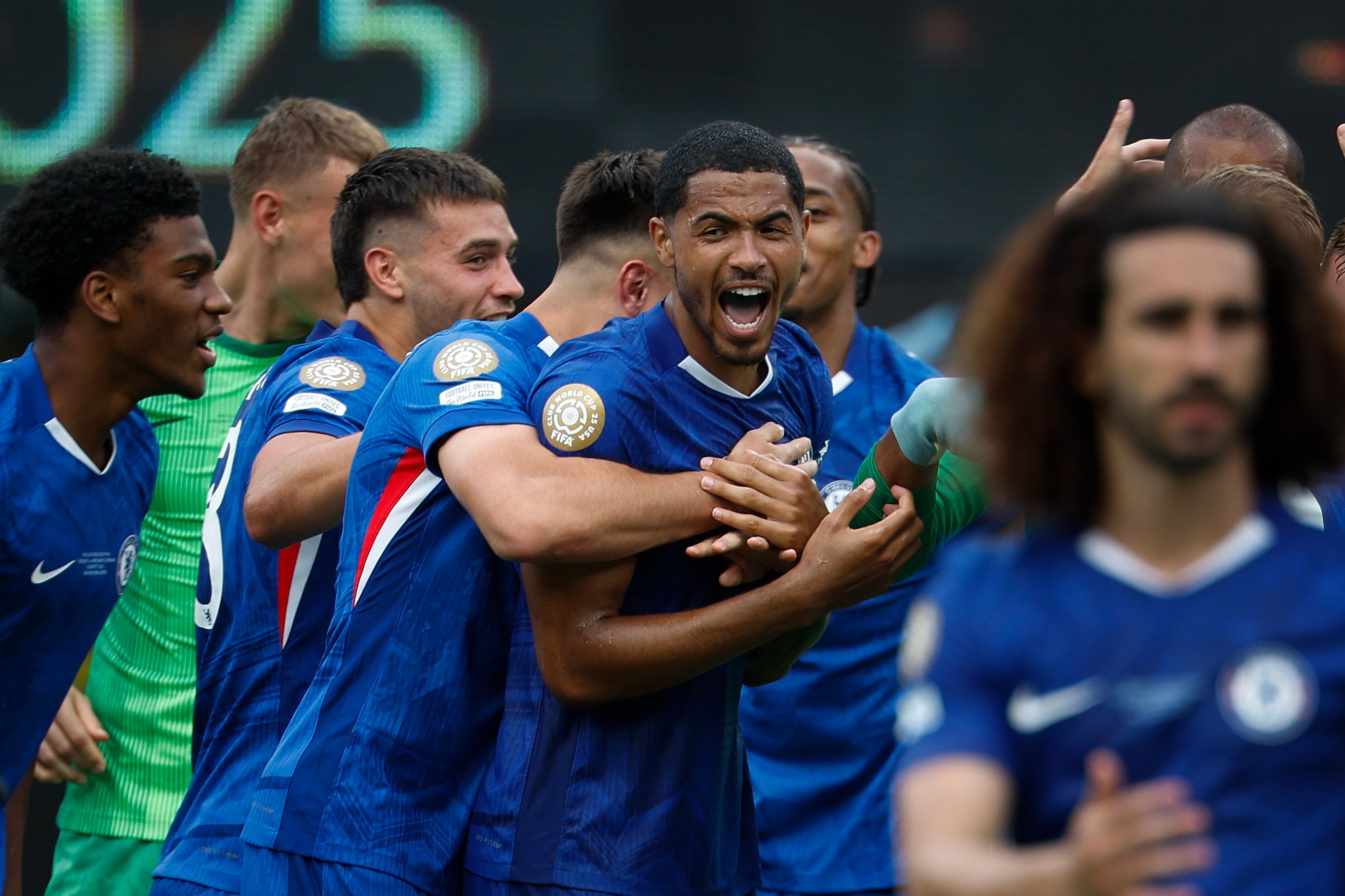 チェルシー　リバーシブル　クラブW杯優勝　football S サッカー サッカークラブW杯、チェルシーが優勝 パーマーが2ゴール1