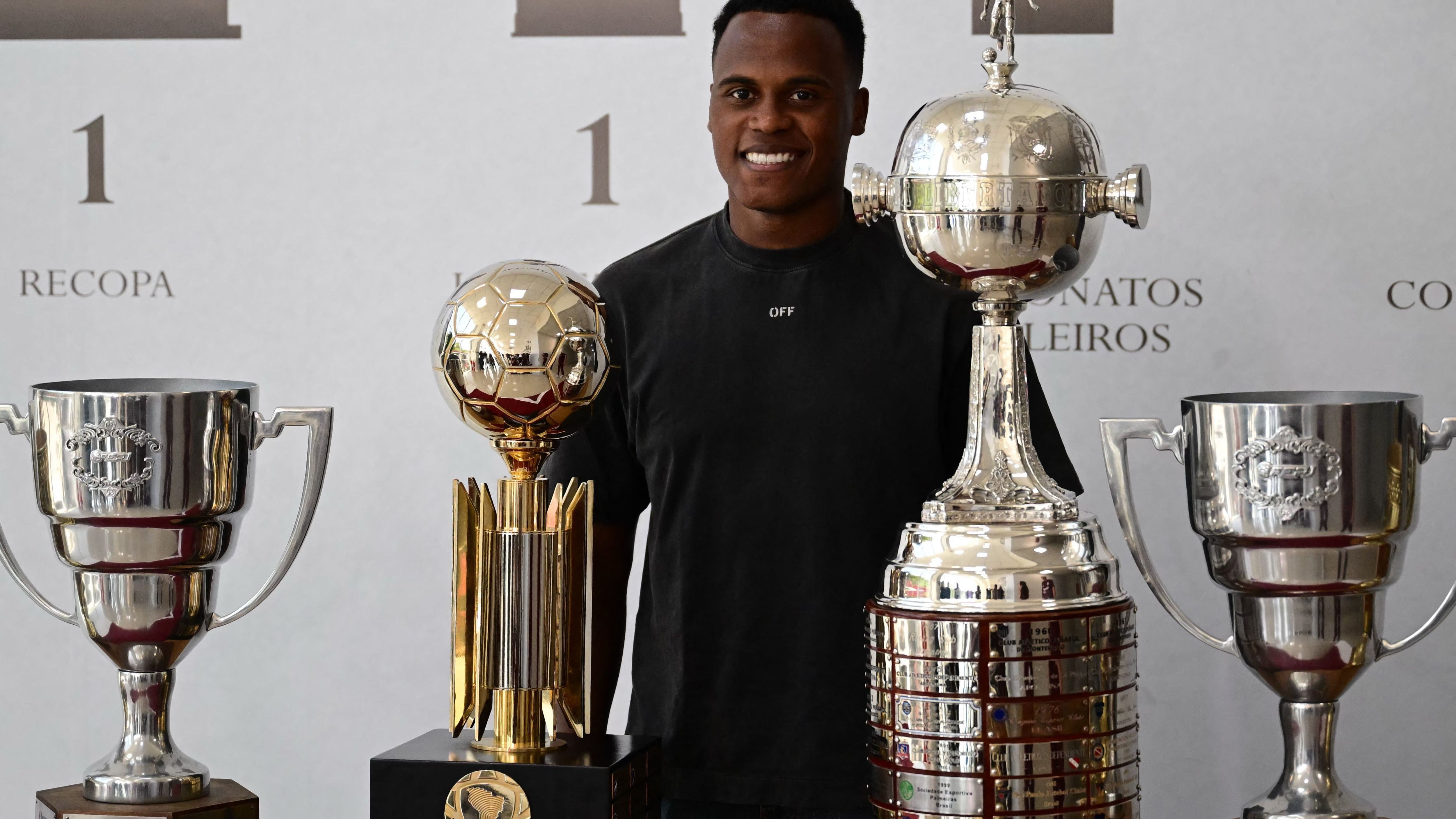 FBL-BRA-ENG-FLUMINENSE-WOLVERHAMPTON-ARIAS