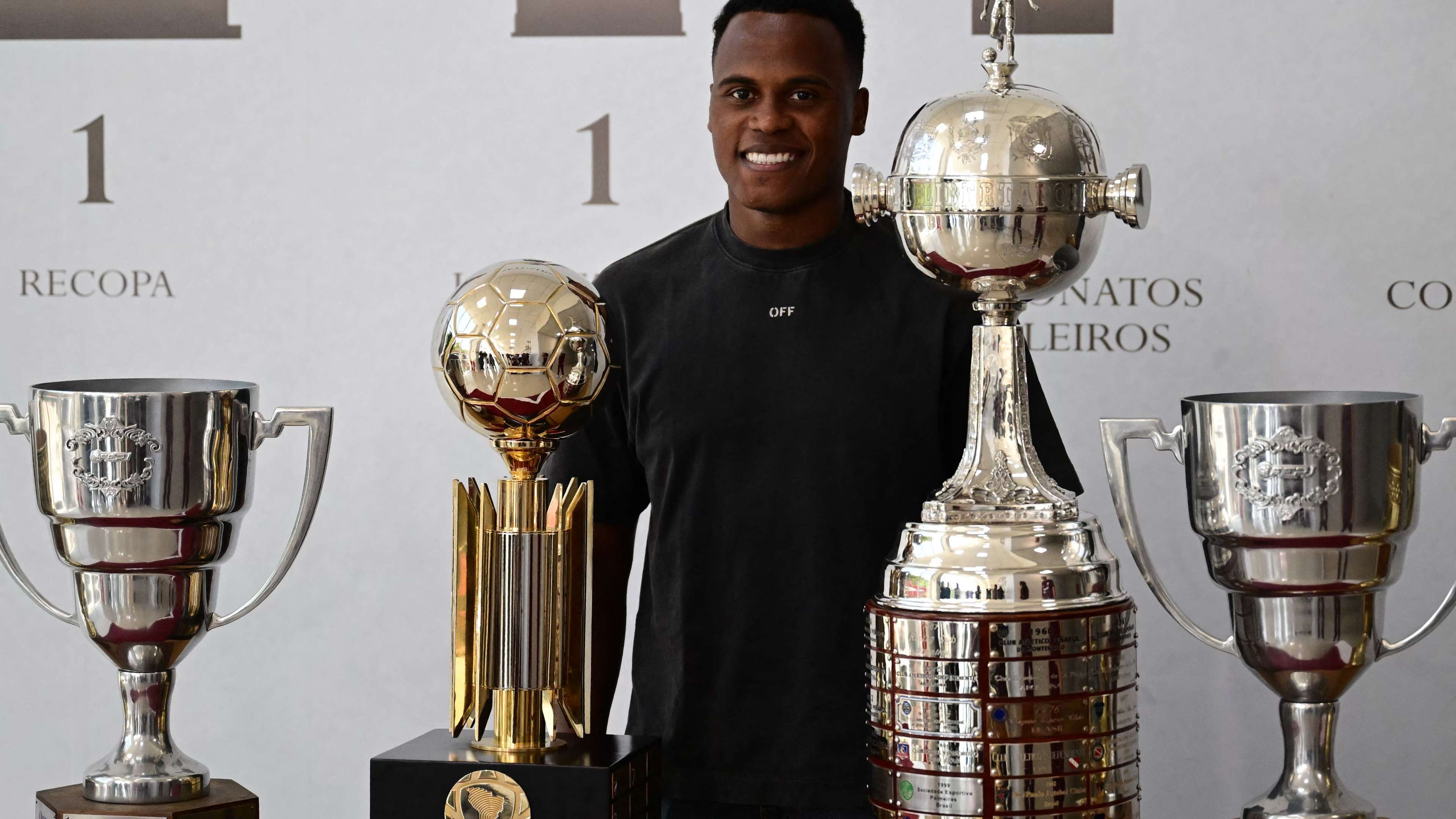 FBL-BRA-ENG-FLUMINENSE-WOLVERHAMPTON-ARIAS