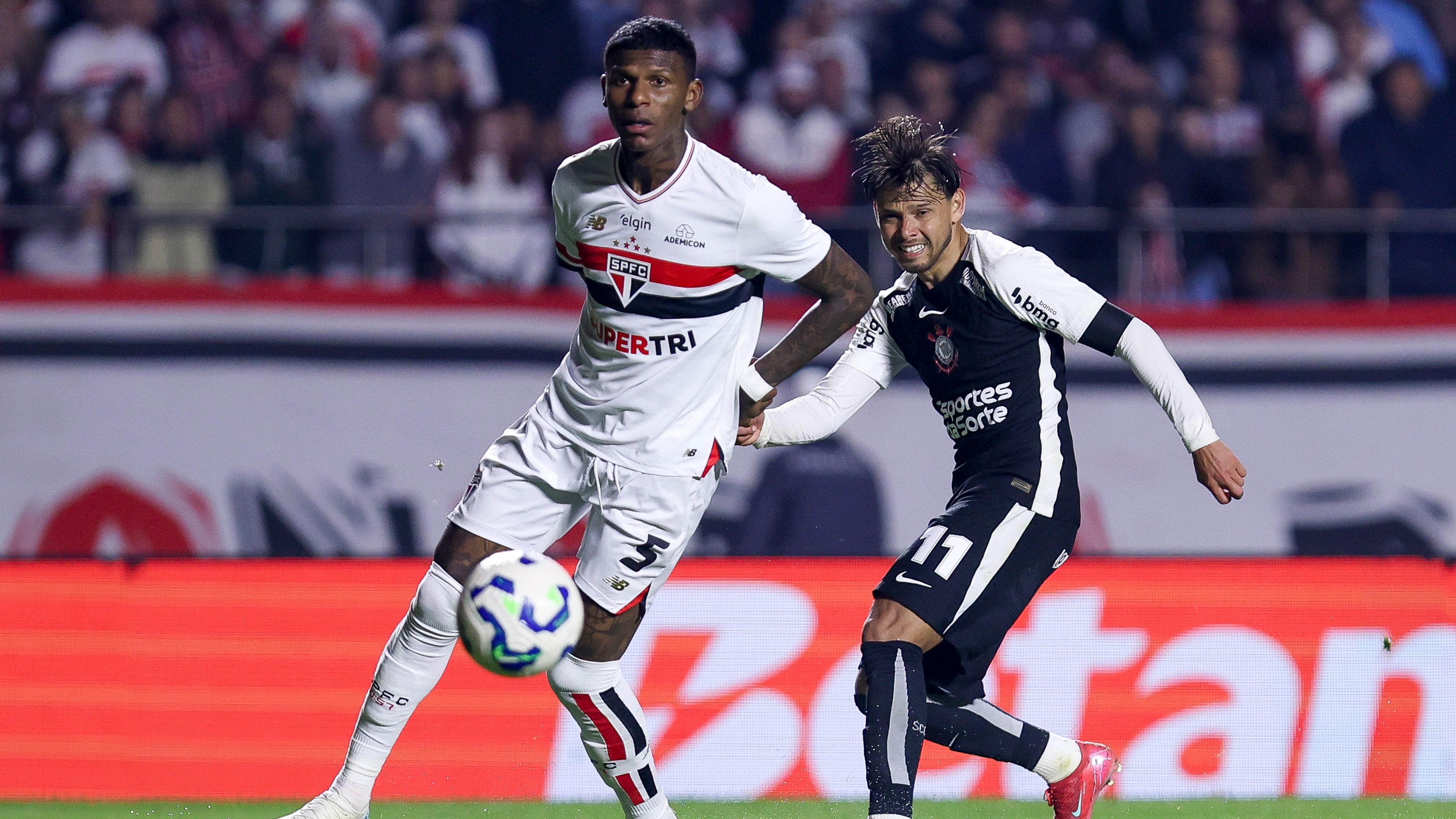 Sao Paulo v Corinthians - Brasileirao 2025