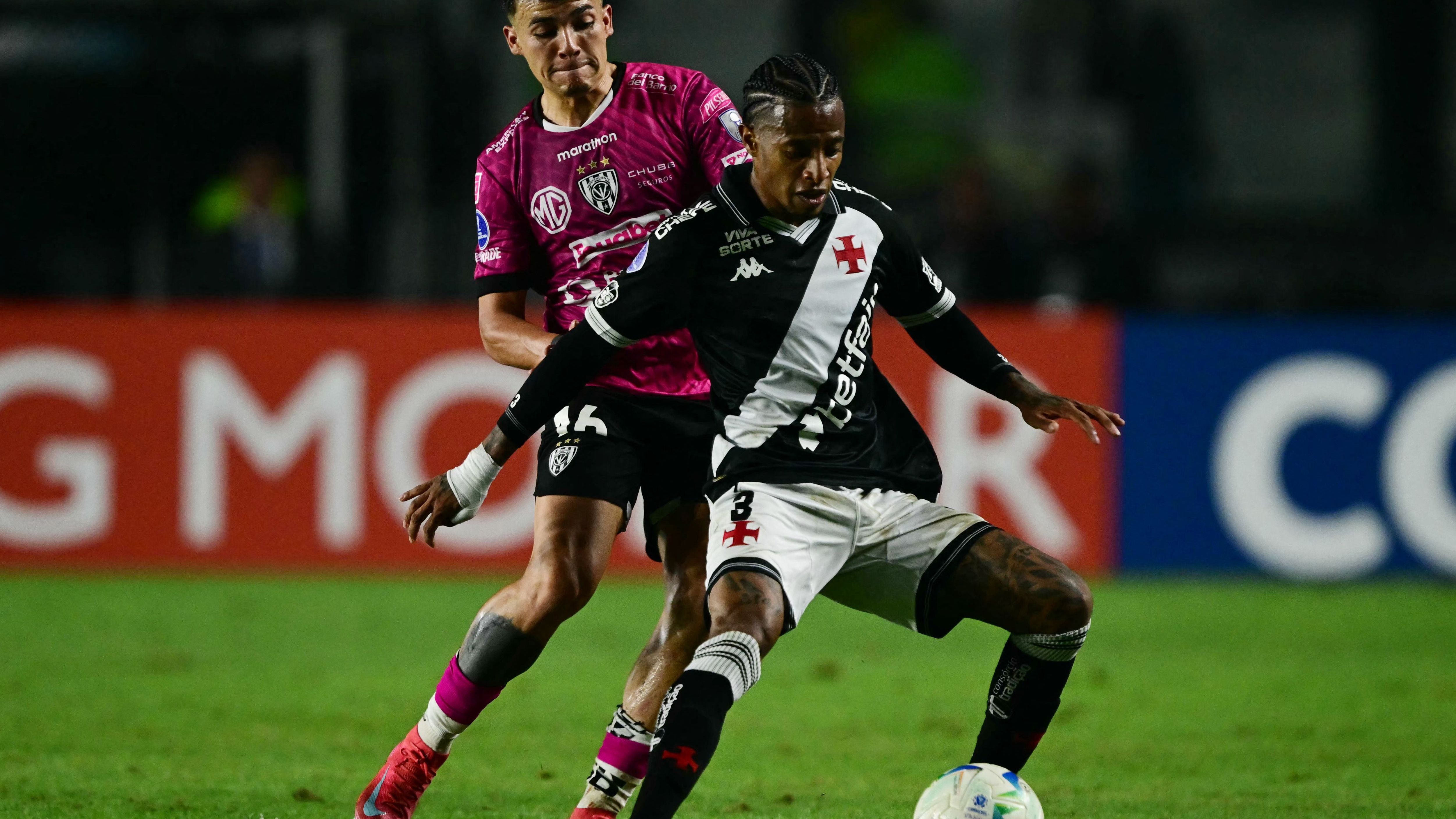 FBL-SUDAMERICANA-VASCO-DELVALLE