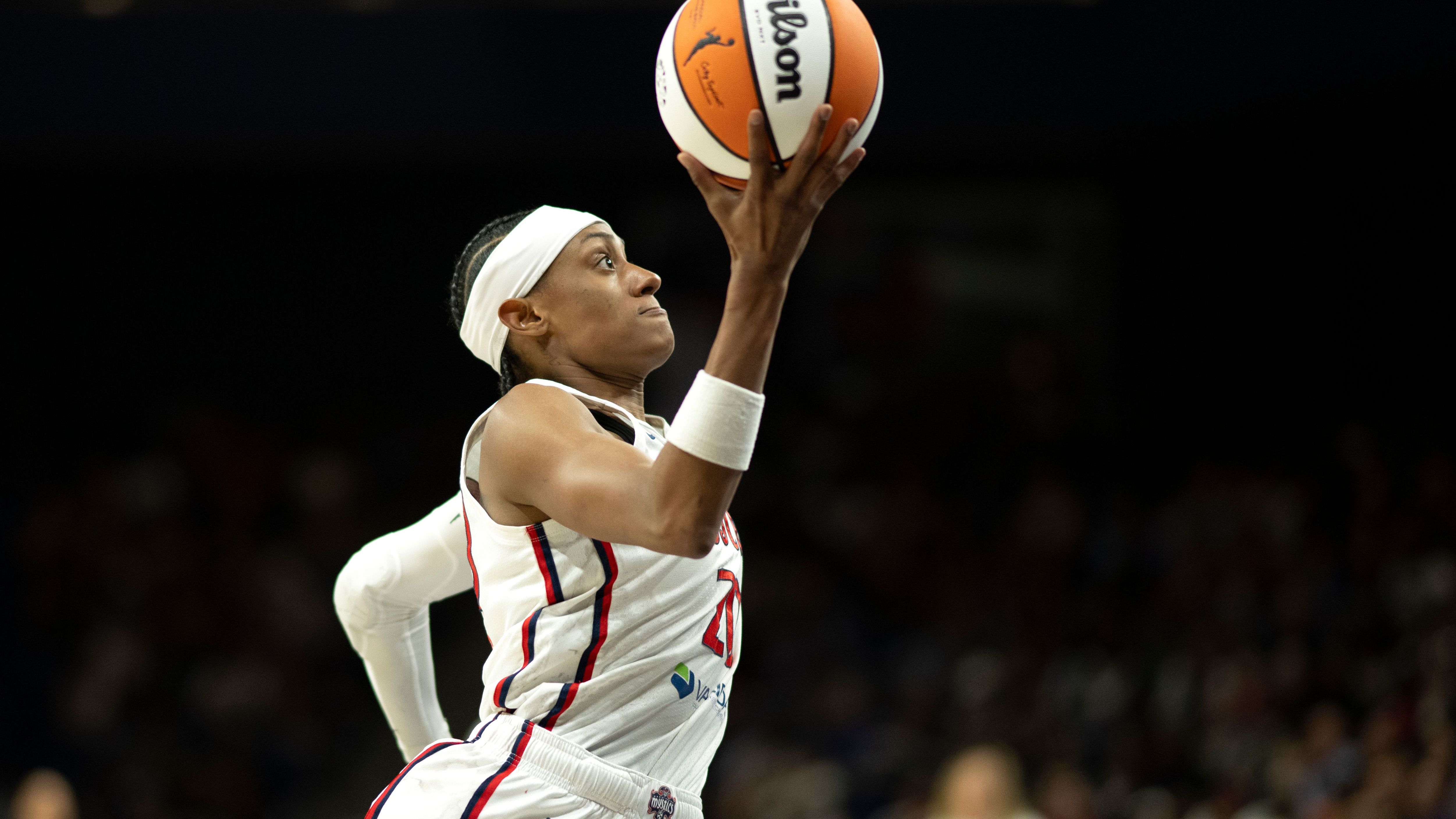 Los Angeles Sparks v Washington Mystics