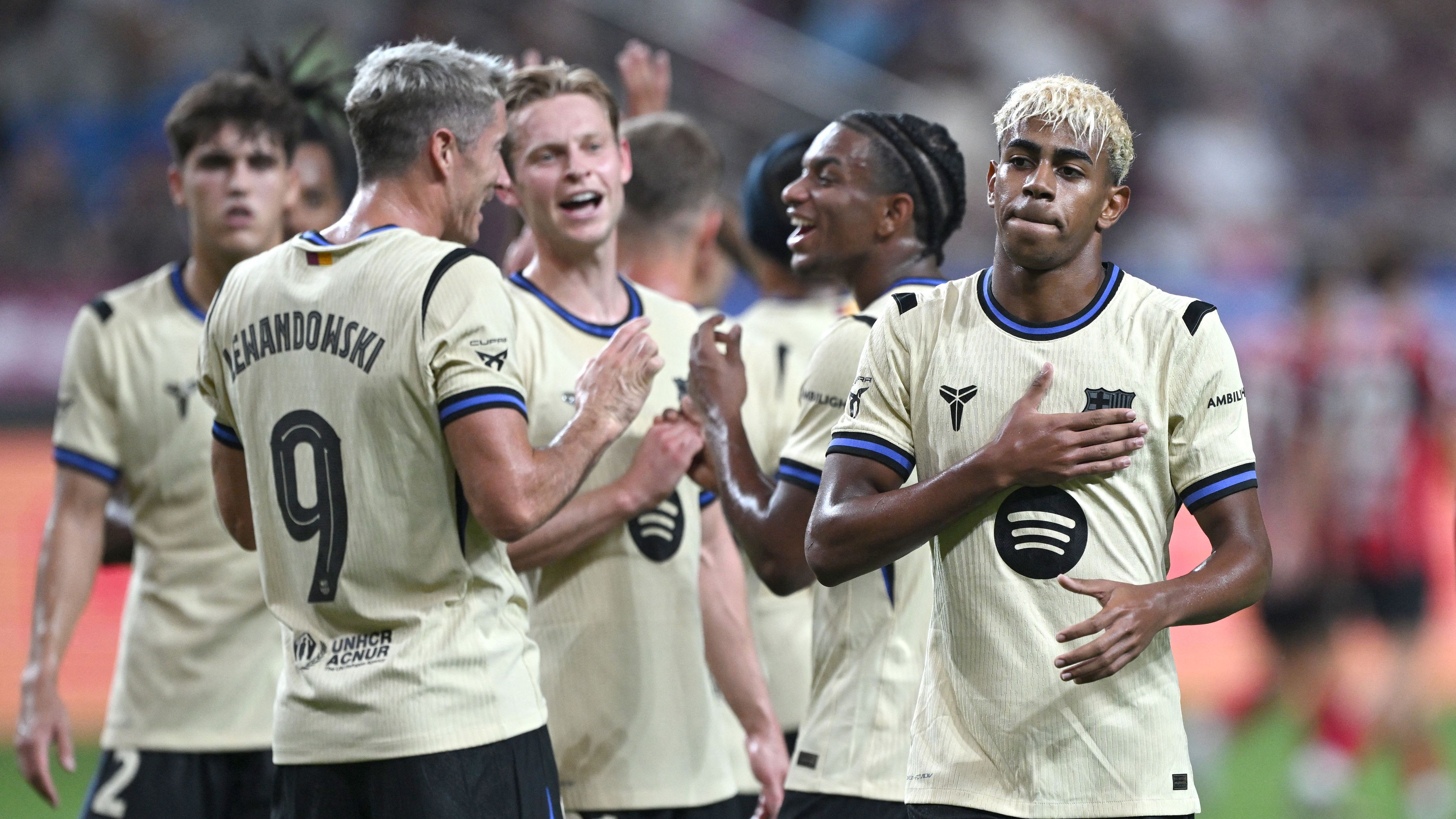 FBL-KOR-ESP-BARCELONA-SEOUL