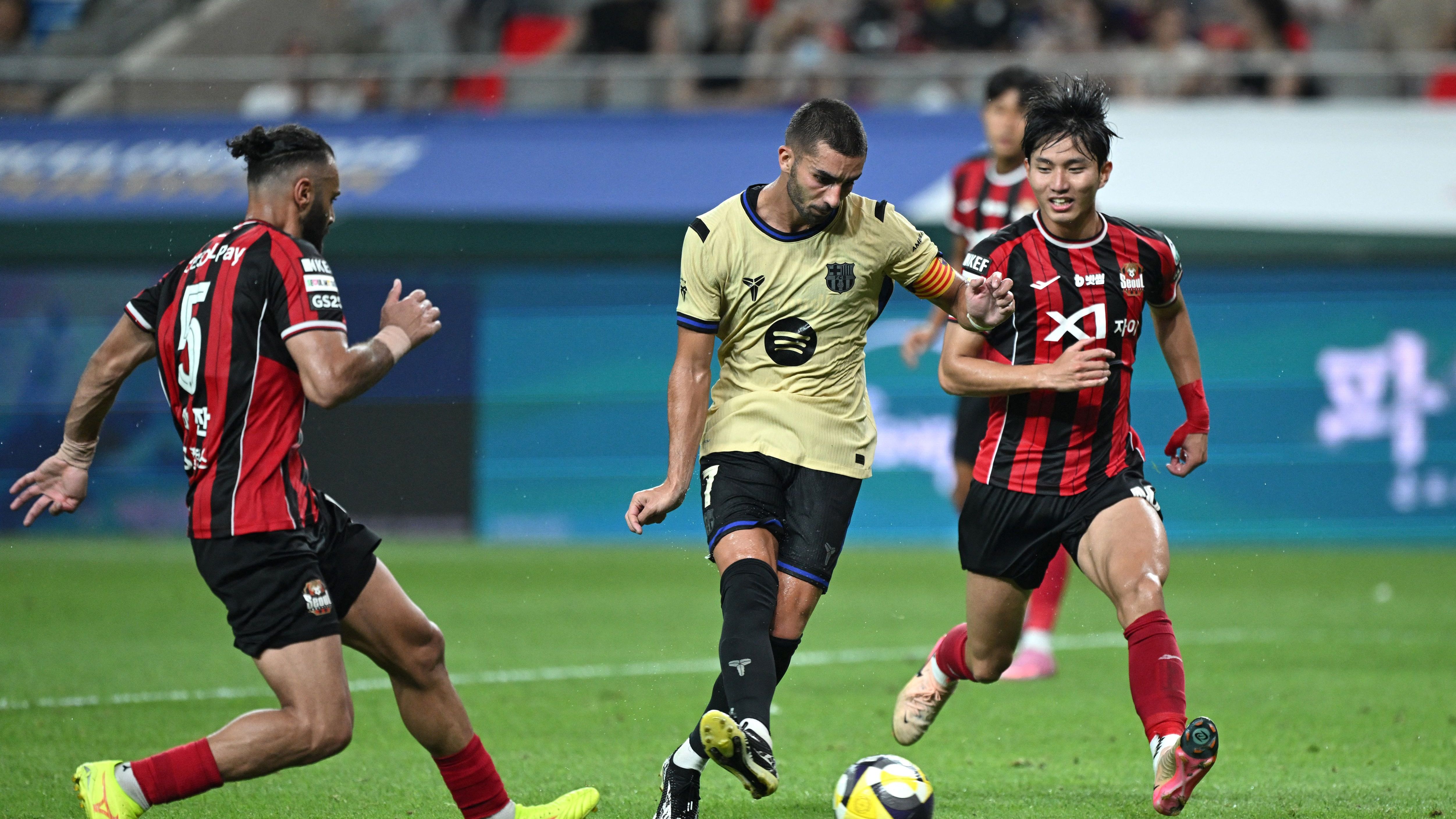 FBL-KOR-ESP-BARCELONA-SEOUL