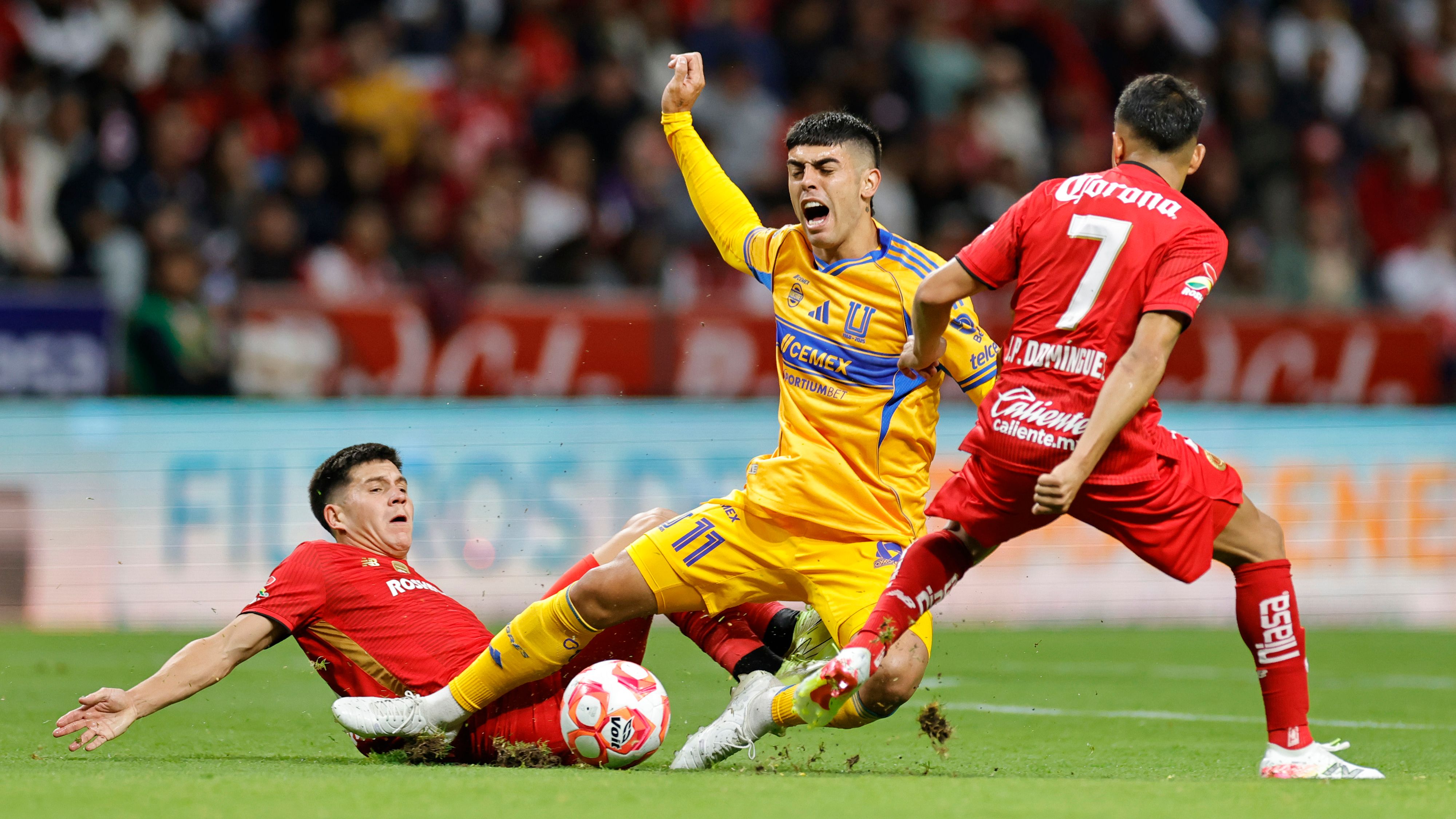 Toluca v Tigres UANL - Torneo Apertura 2025 Liga MX