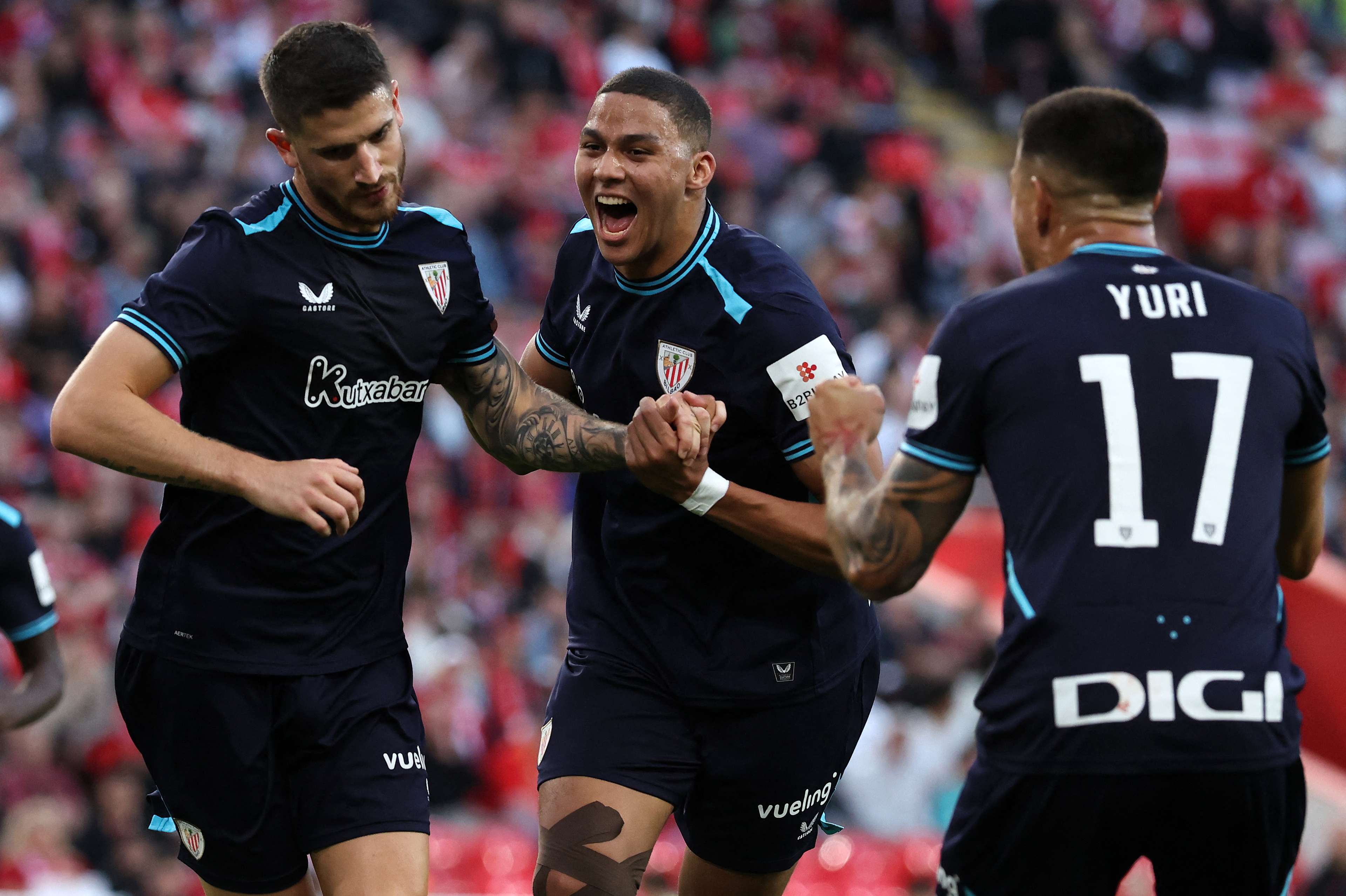 TOPSHOT-FBL-ENG-LIVERPOOL-BILBAO