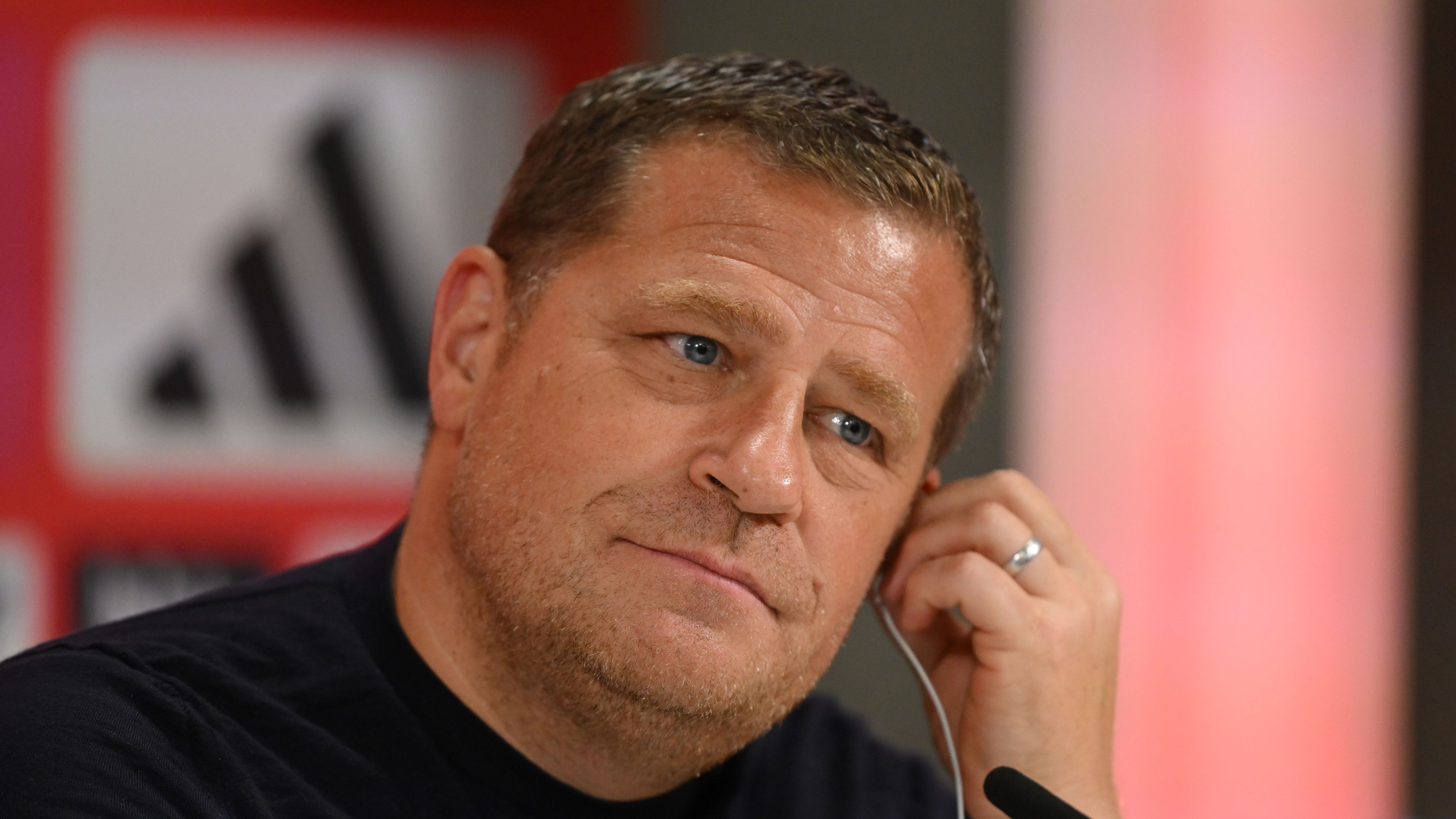 FC Bayern München Present New Signing Luis Diaz