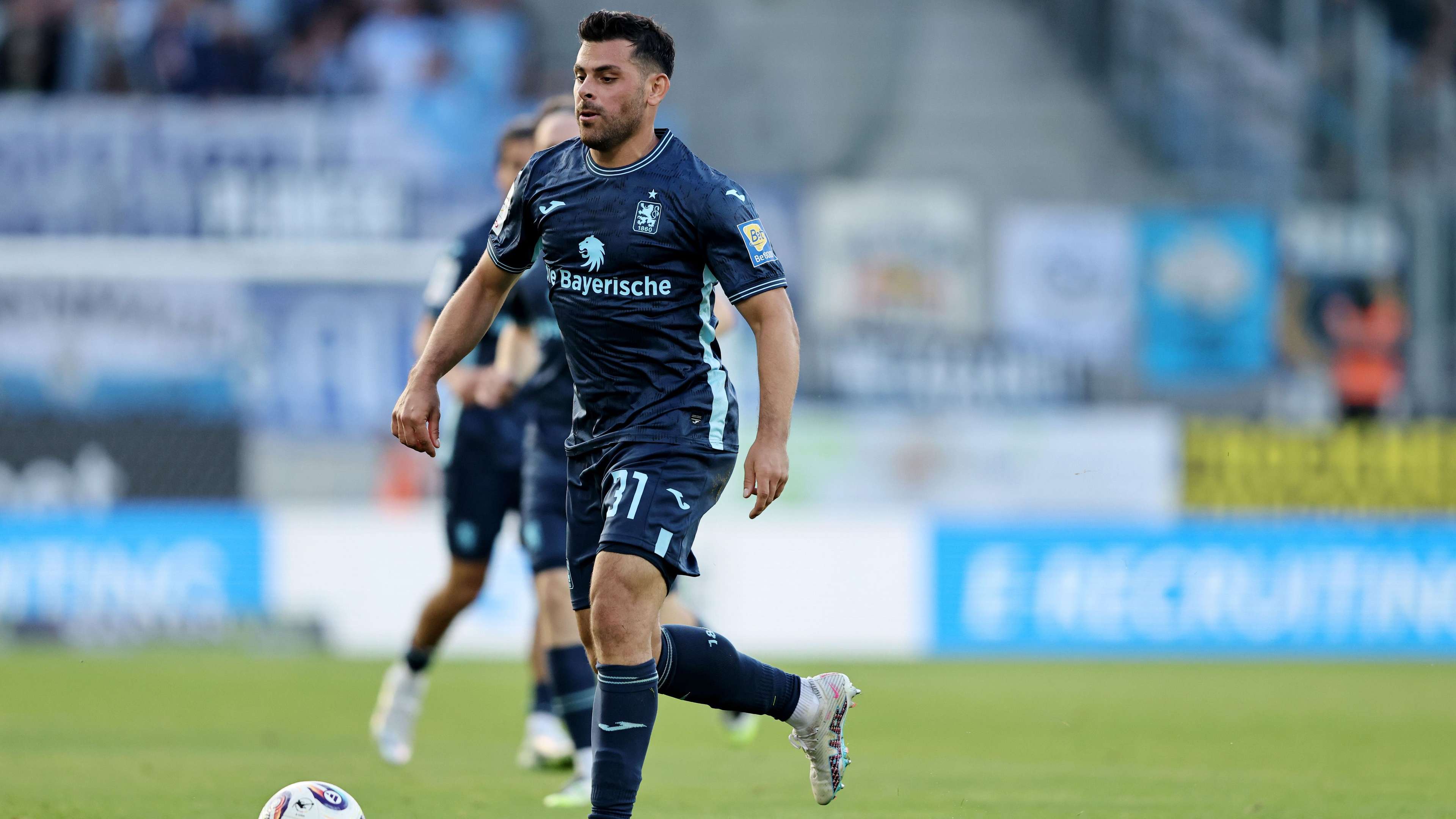 Rot-Weiß Essen v TSV 1860 München - 3. Liga