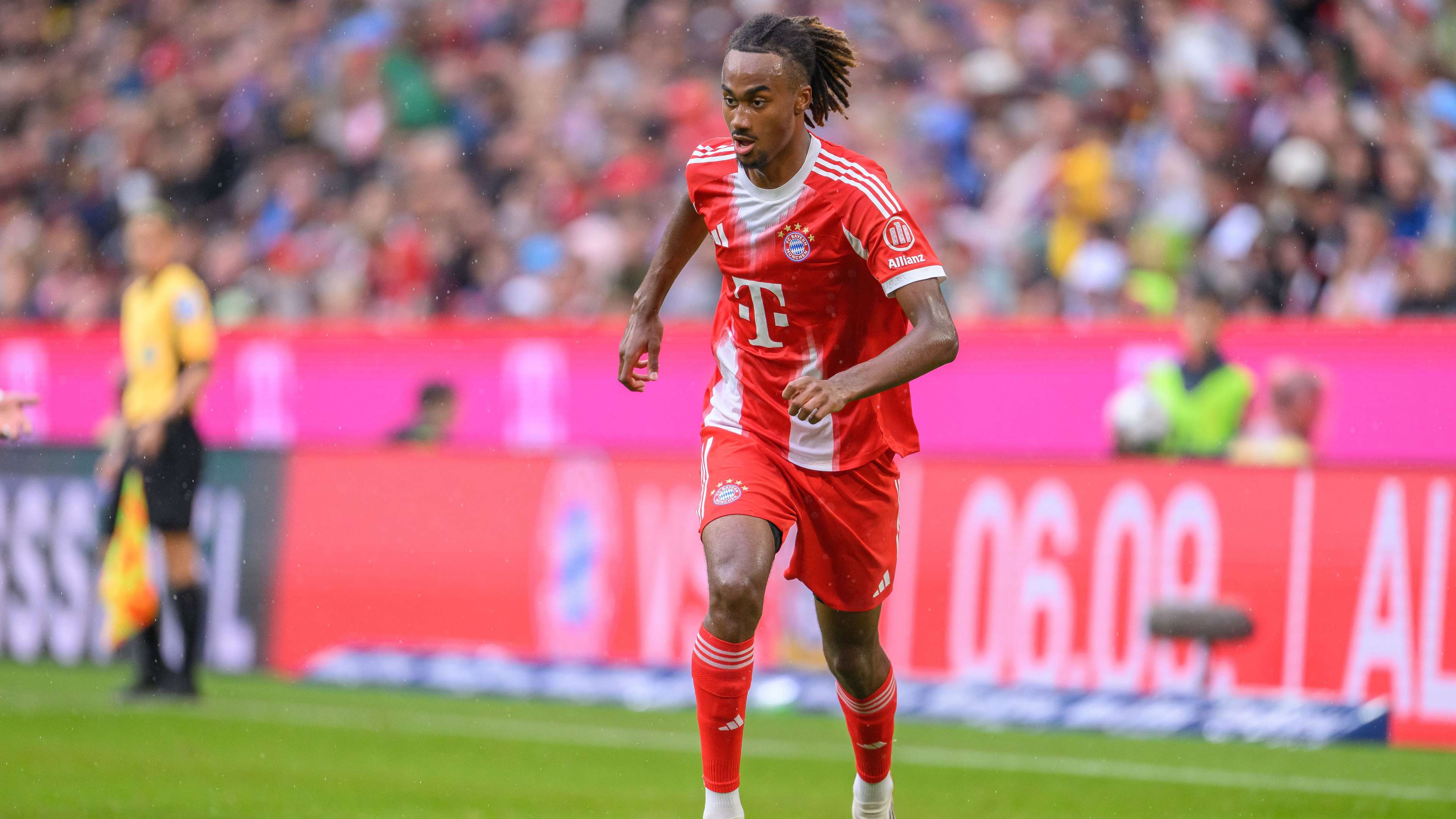 FC Bayern Munchen v Olympique Lyonnais - Pre-Season Friendly