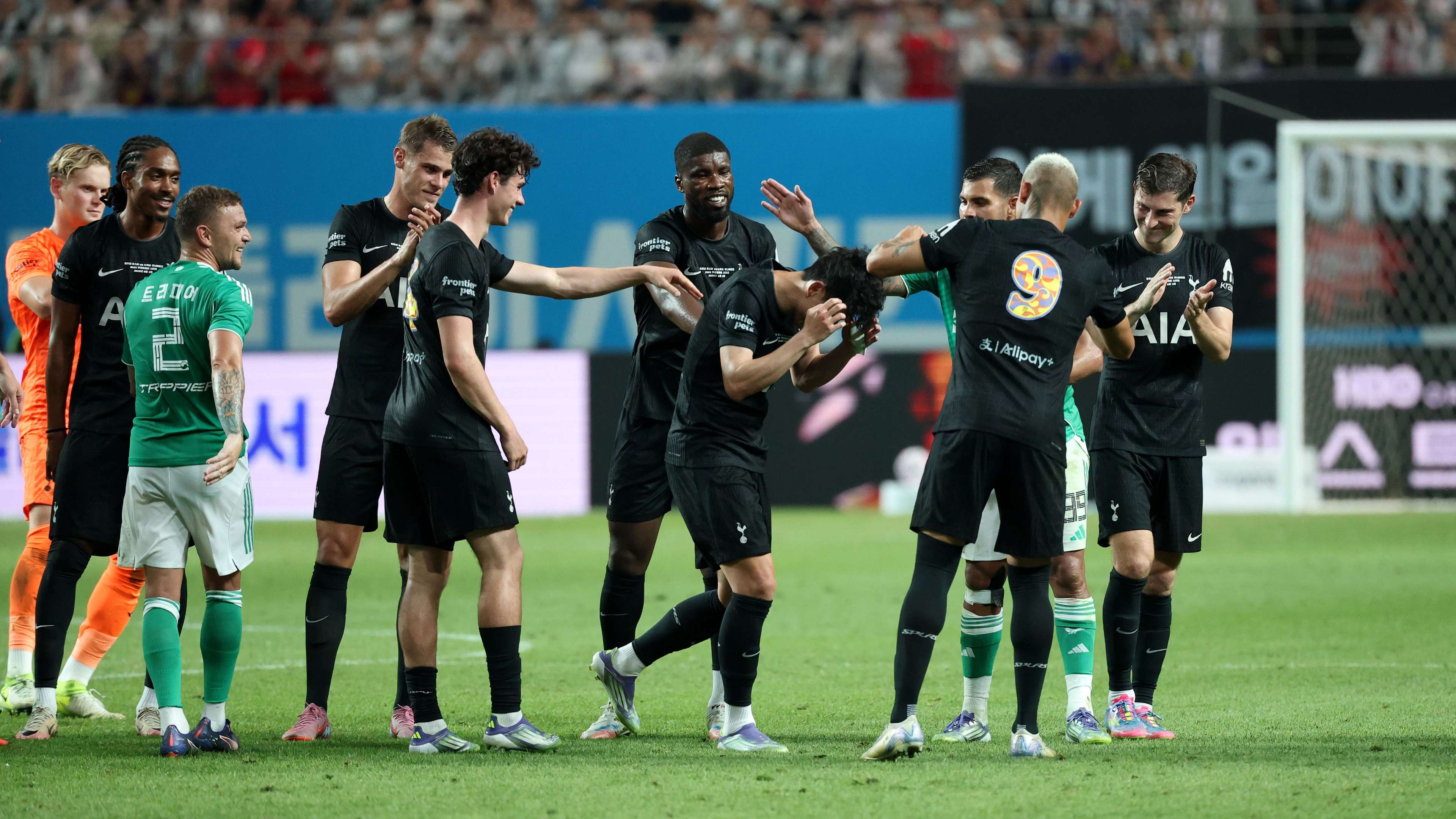 Son Heung-min chia tay Tottenham, sẵn sàng bước sang một thử thách mới tại MLS với LAFC.