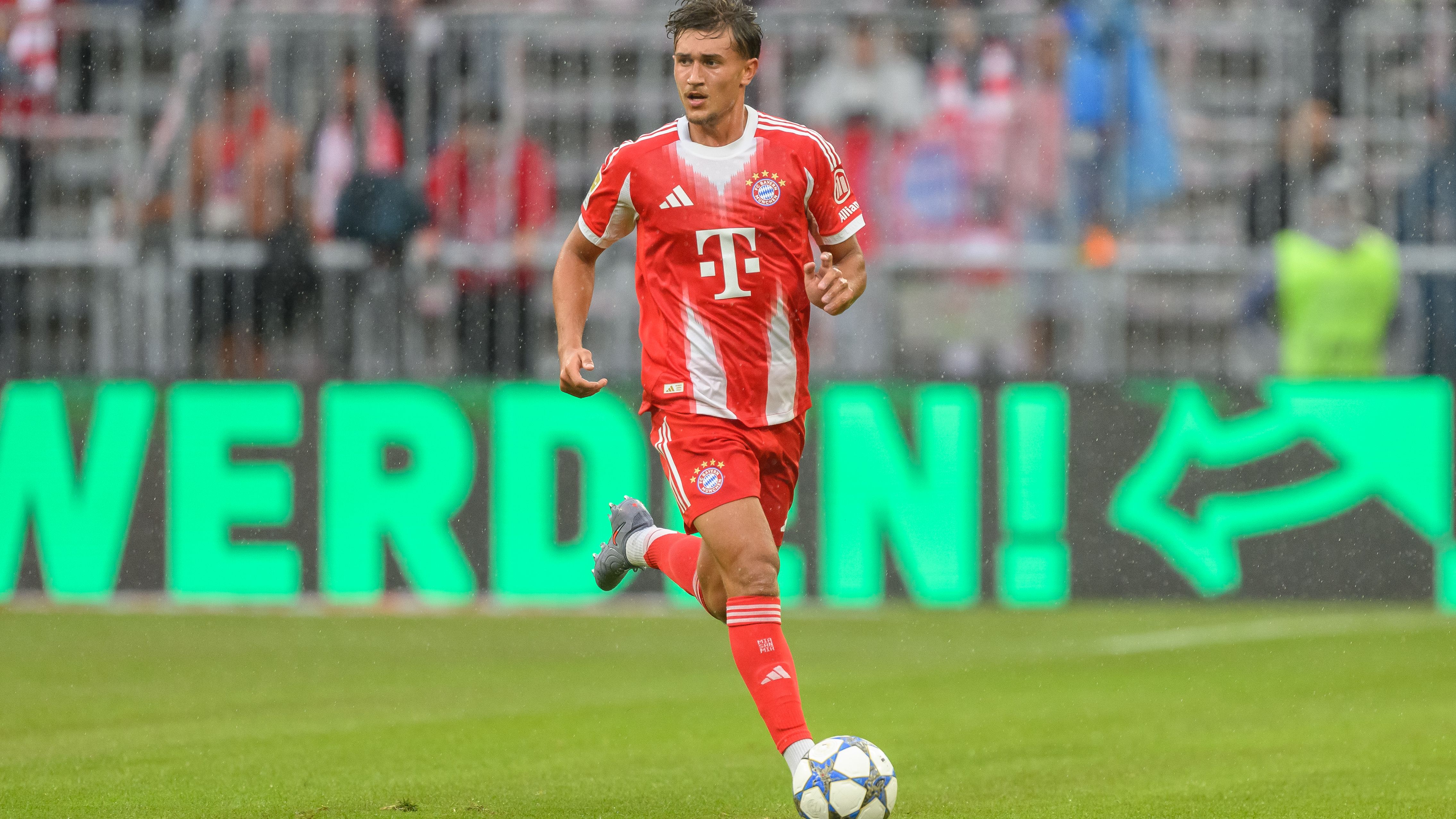 FC Bayern München v Olympique Lyonnais - Pre-Season Friendly