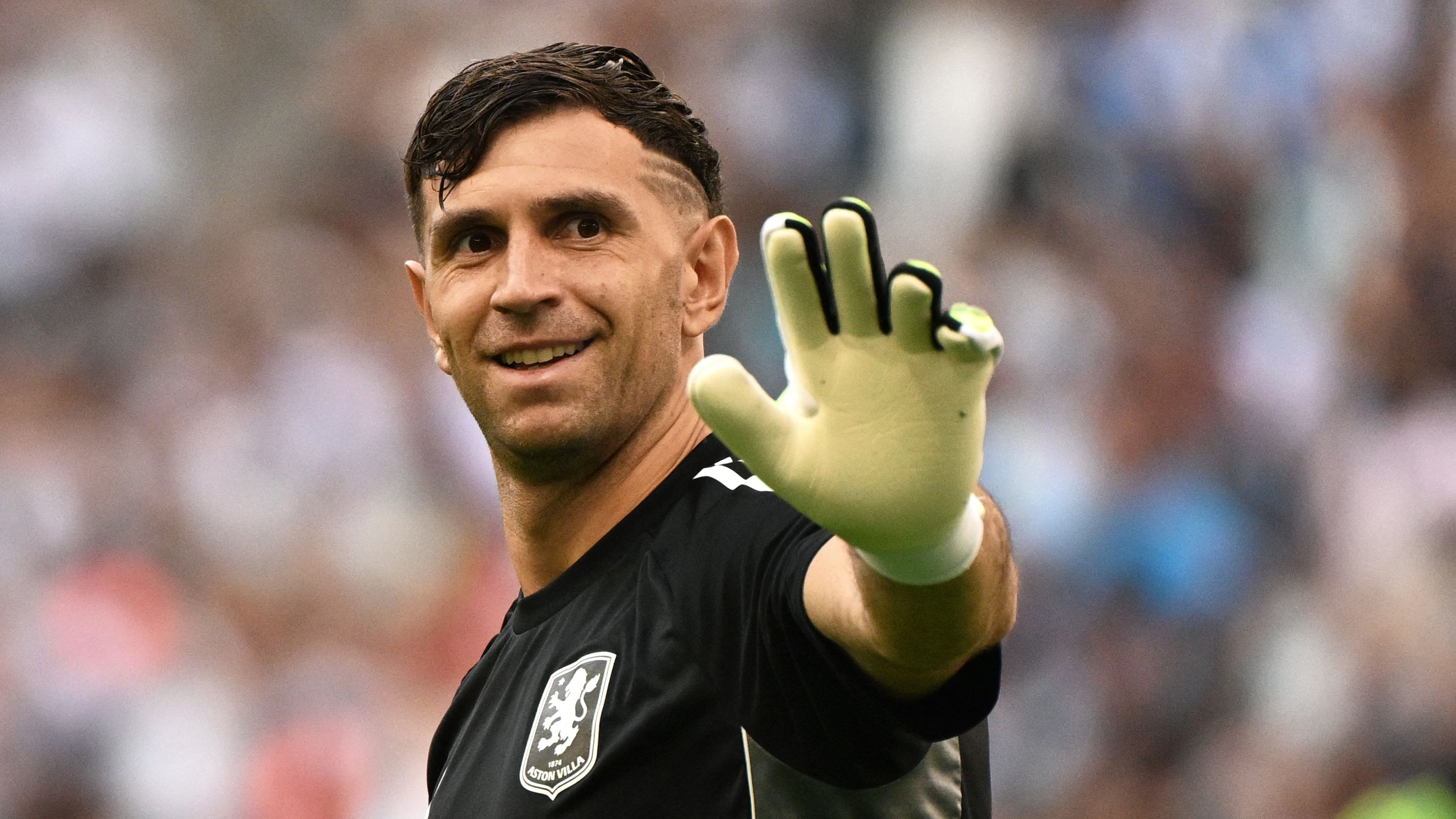 Man Utd are back in for Emi Martinez! Red Devils make fresh approach for Argentina icon amid Andre Onana & Altay Bayindir frustrations | Goal.com UK