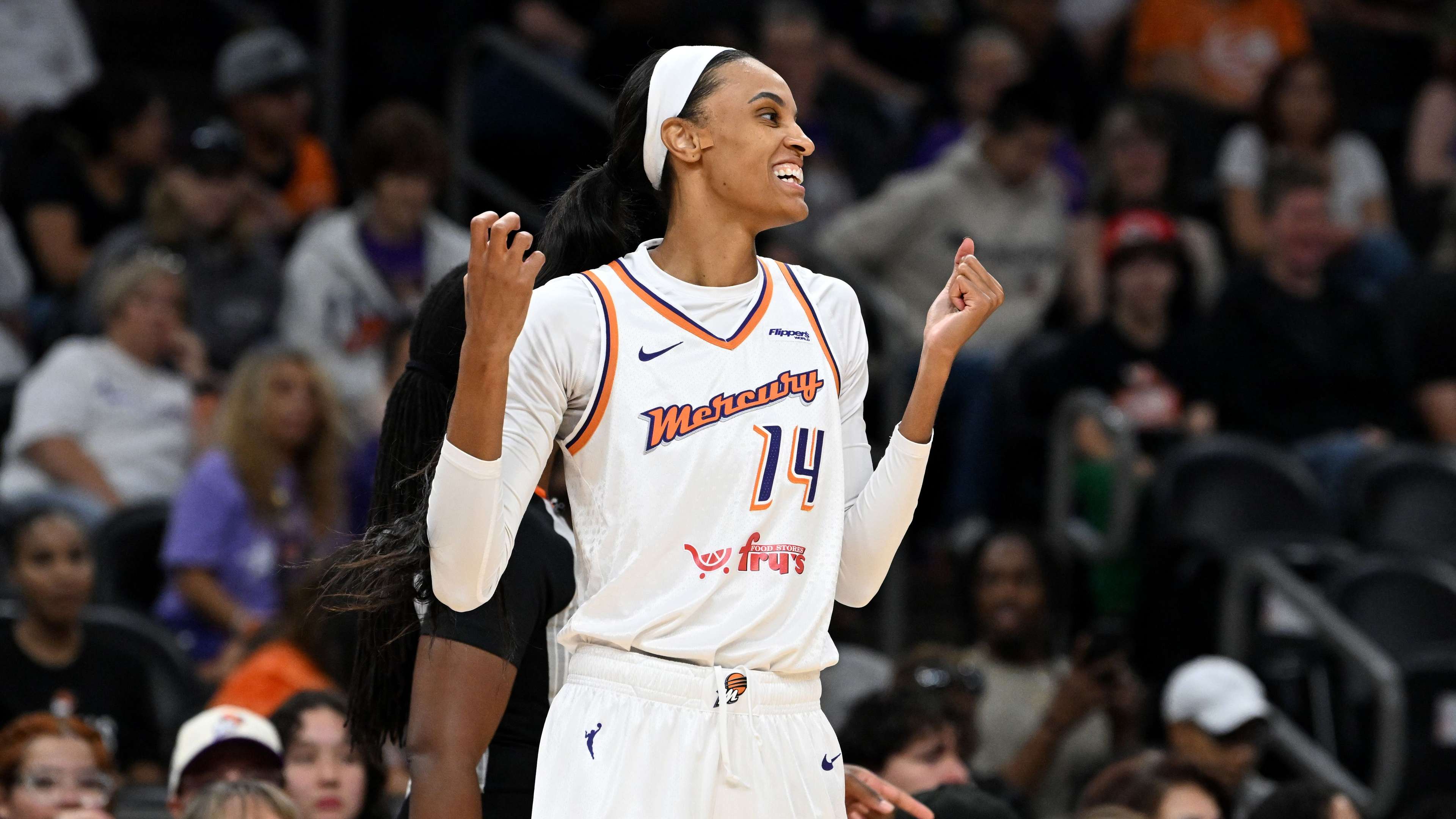Connecticut Sun v Phoenix Mercury