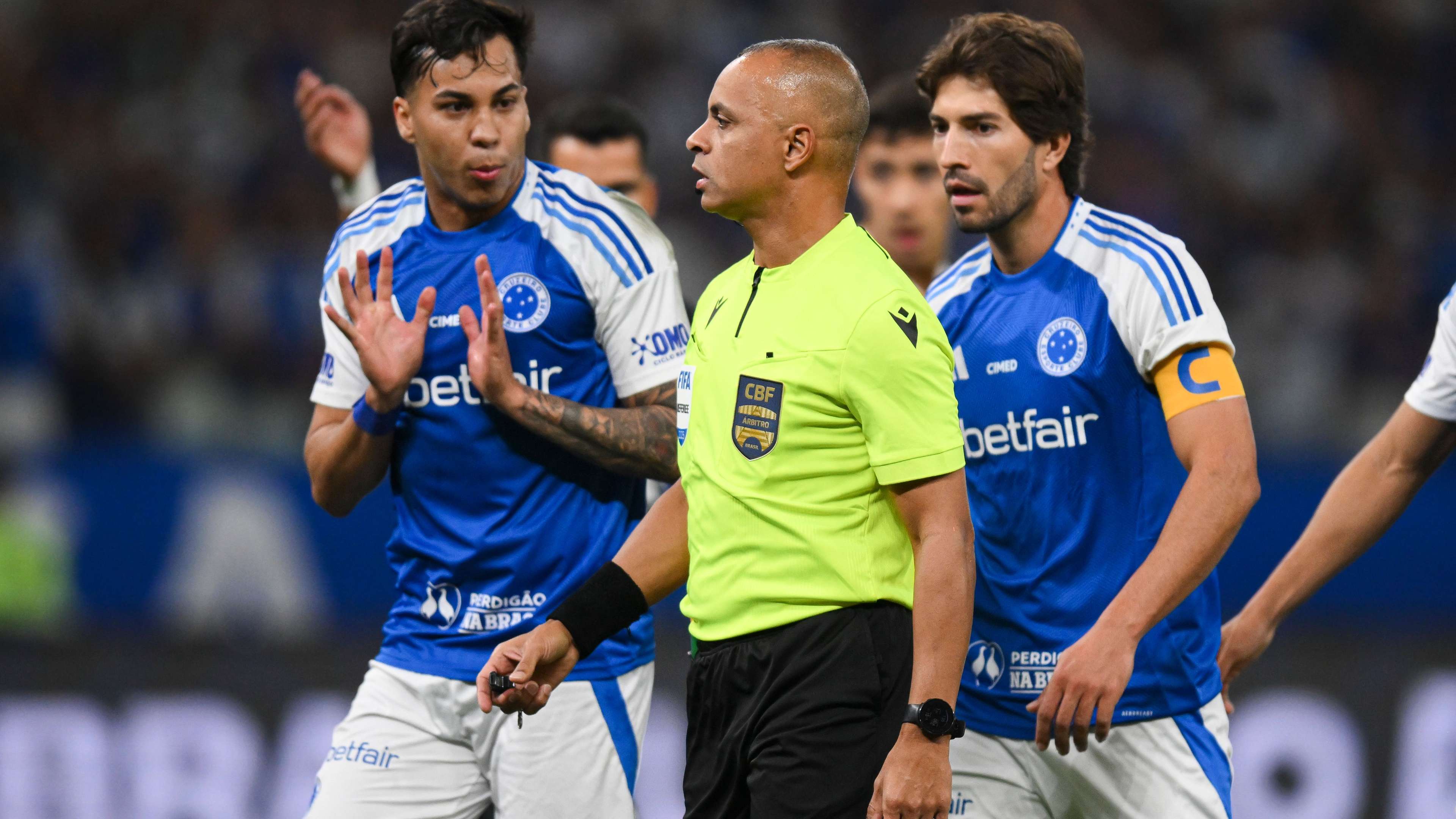 Cruzeiro v Santos - Brasileirao 2025