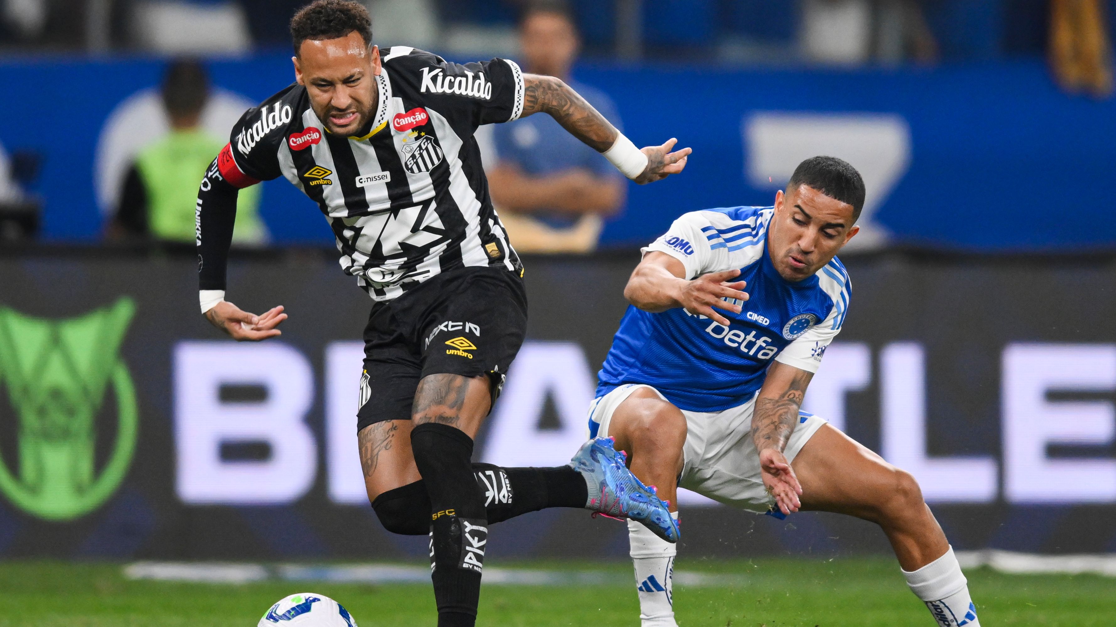 Cruzeiro v Santos - Brasileirao 2025